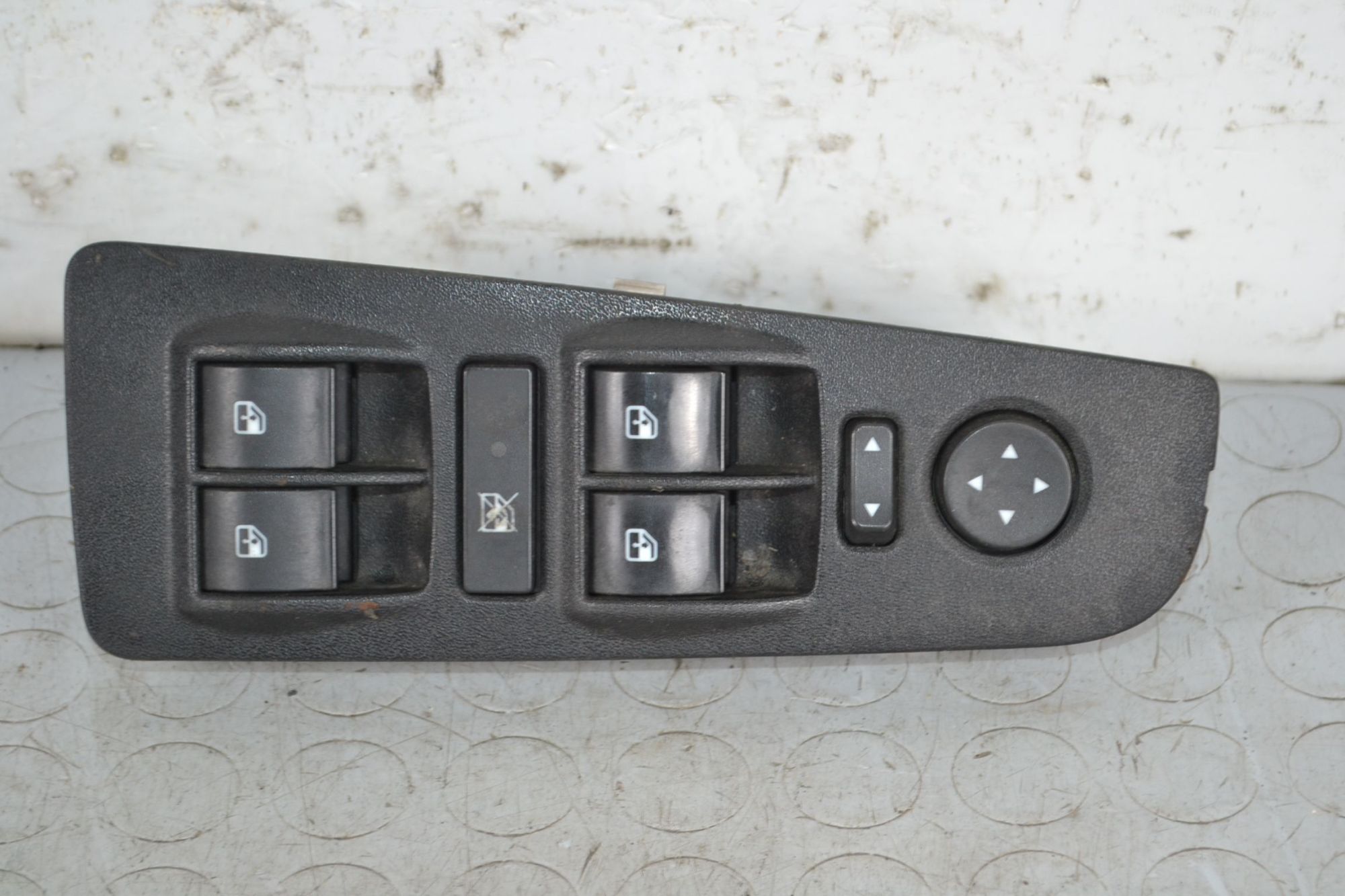 Pulsantiera Alzacristalli Anteriore SX Fiat Grande Punto dal 2005 al 2018 Cod 735380446  1707816650762