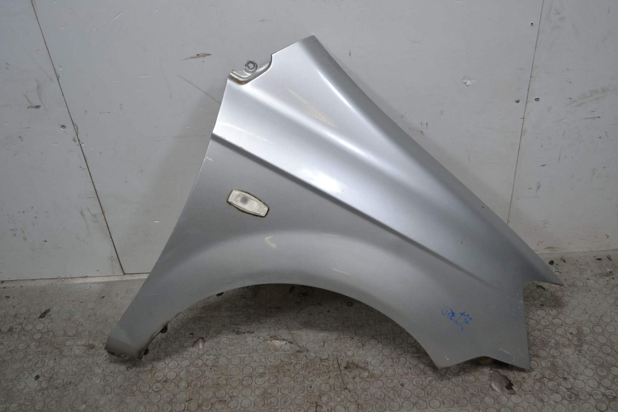 Parafango anteriore DX Hyundai Getz Dal 2002 al 2011 Colore grigio argento  1708333073829