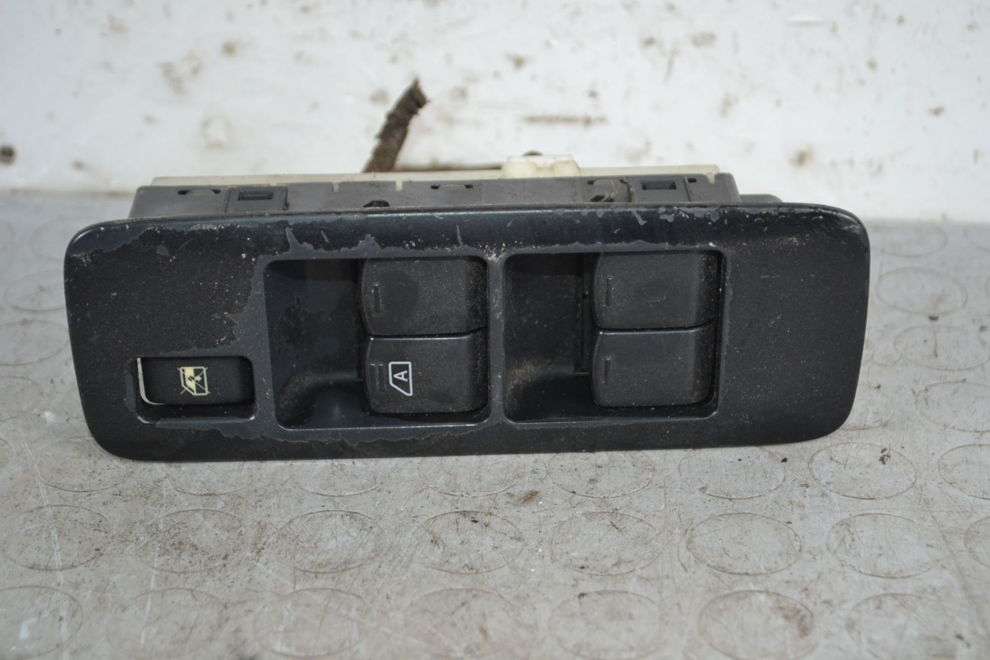 Pulsantiera alzacristalli anteriore S Nissan Qashqai J10 Dal 2006 al 2014 Cod 25401-BB60B  1708515407374