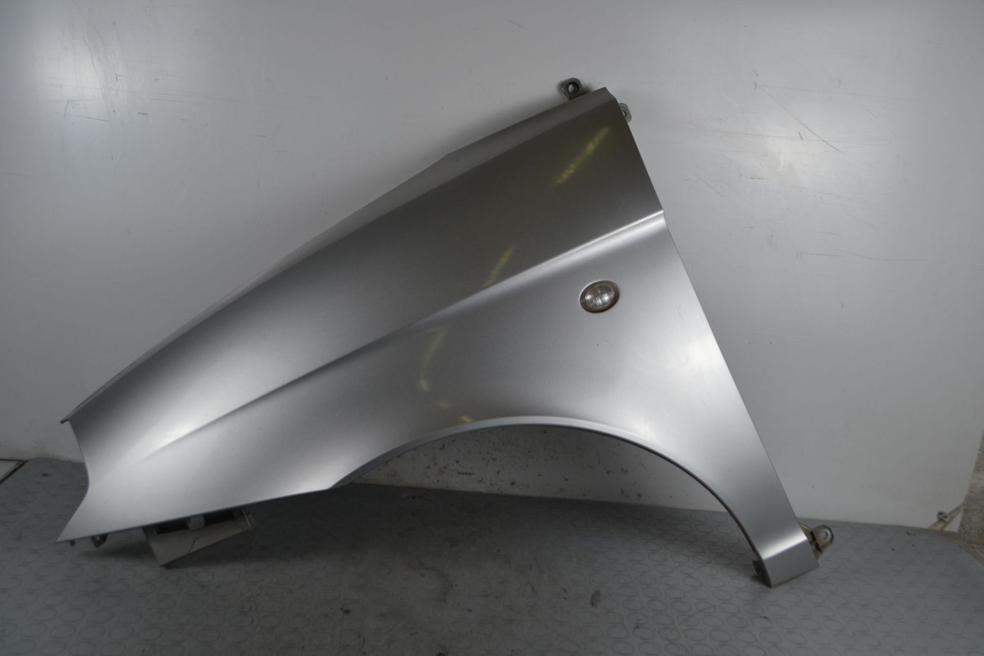 Parafango anteriore SX Lancia Ypsilon Dal 2003 al 2011 Colore grigio OE 71777506  1708702395996