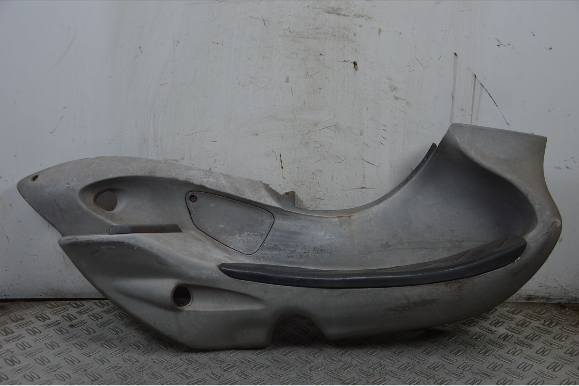 Carena Pedana Poggiapiedi Destra Piaggio Beverly 500 dal 2002 al 2006  1709121028410
