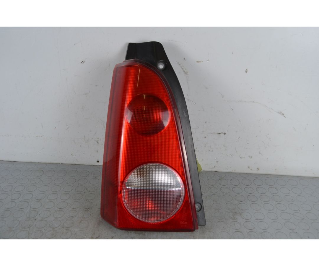 Fanale stop posteriore SX Opel Agila A Dal 2000 al 2007 Cod OE 9209548 1709303387243 Fanale stop posteriore SX Opel Agila A Dal 2000 al 2007 Cod OE 9209548 1709303387243