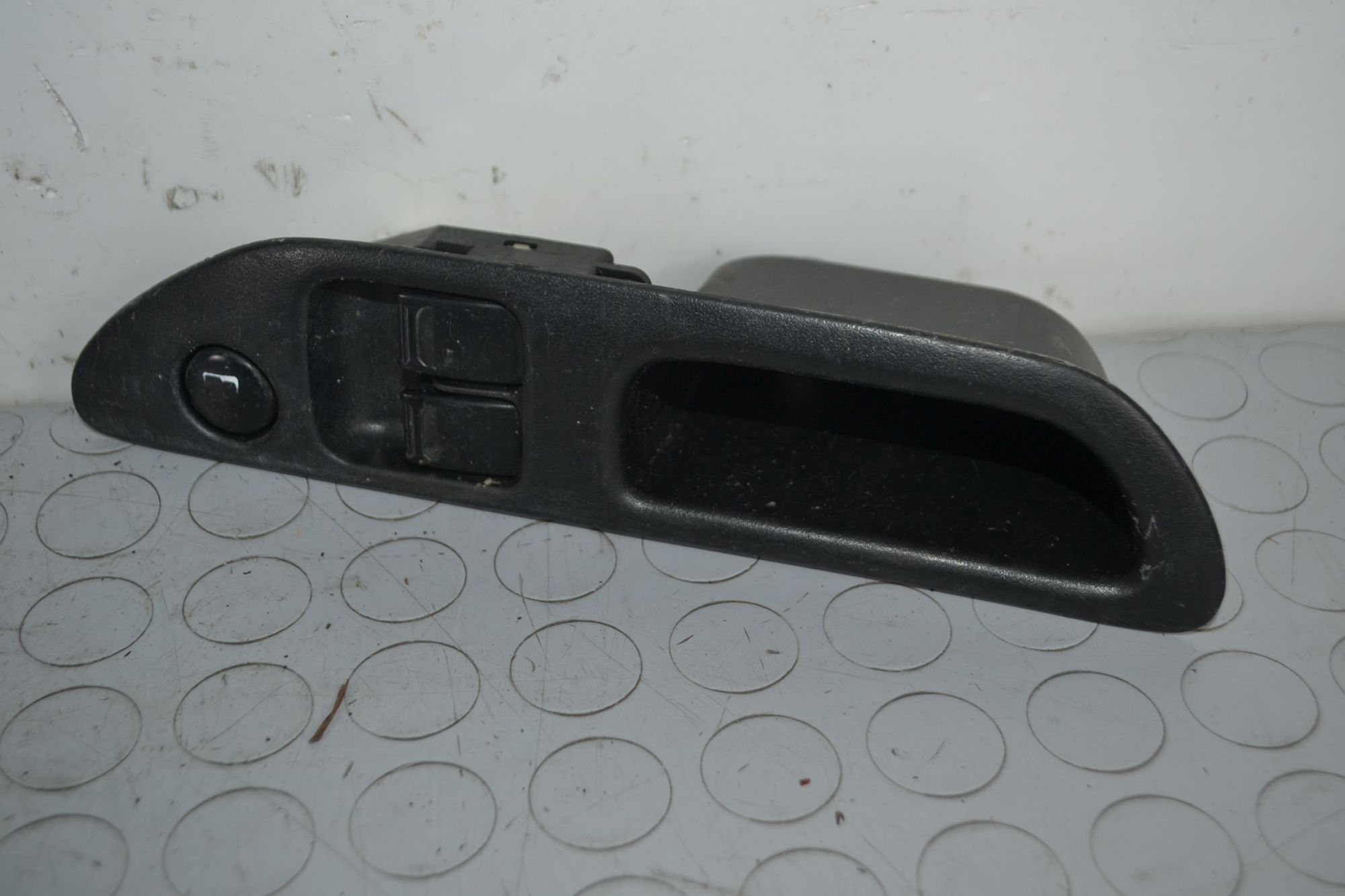 Pulsantiera alzacristalli anteriore SX Opel Agila A  Dal 2000 al 2007 Cod 495-0D33  1709553012506