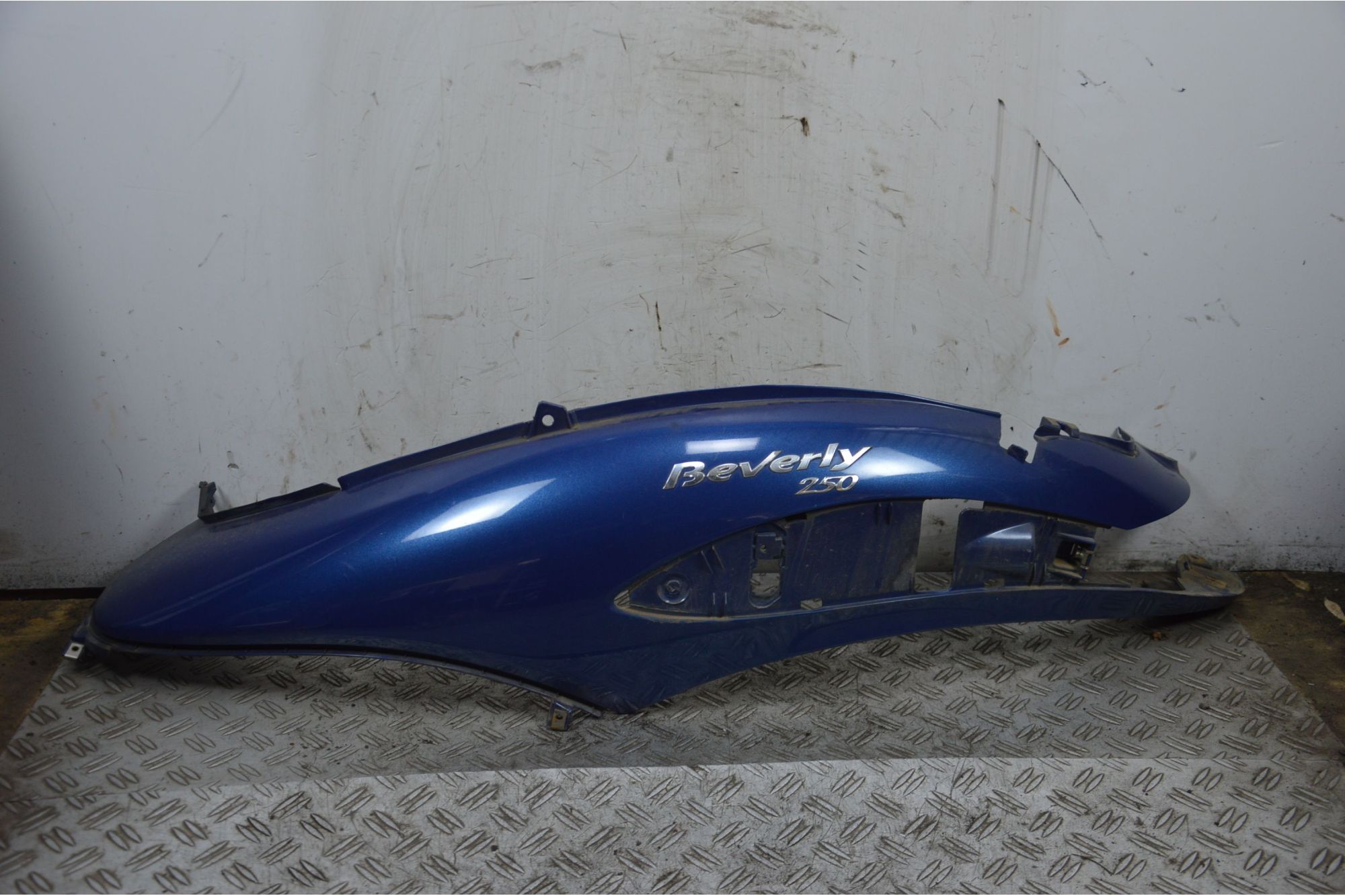 Carena Fianchetto Posteriore Sinistro Sx Piaggio Beverly 250 dal 2001 al 2010  1709628984110