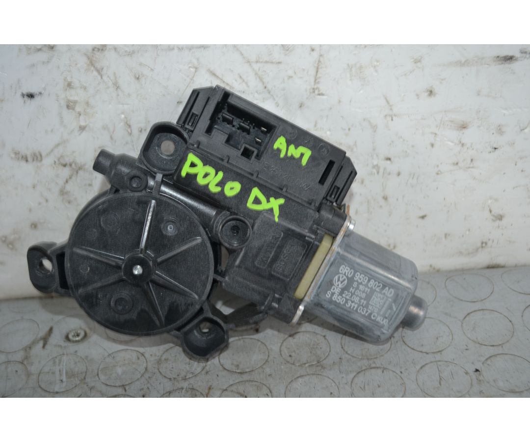 Motorino alzavetro anteriore DX Volkswagen Polo 6R Dal 2009 al 2014 Cod 6R0959802AD  1710411781151