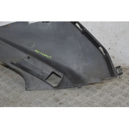 Carena Sottopedale Passeggero Sinistro Aprilia Sportcity 125 / 200 / 250 / 300 dal 2004 al 2008  1710754774971