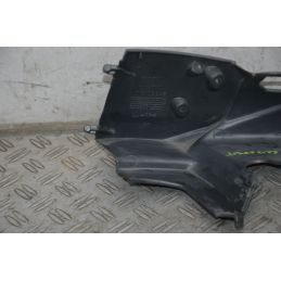 Carena Coprimanubrio Destra Aprilia Sportcity 125 / 200 / 250 / 300 dal 2004 al 2008  1710759076193