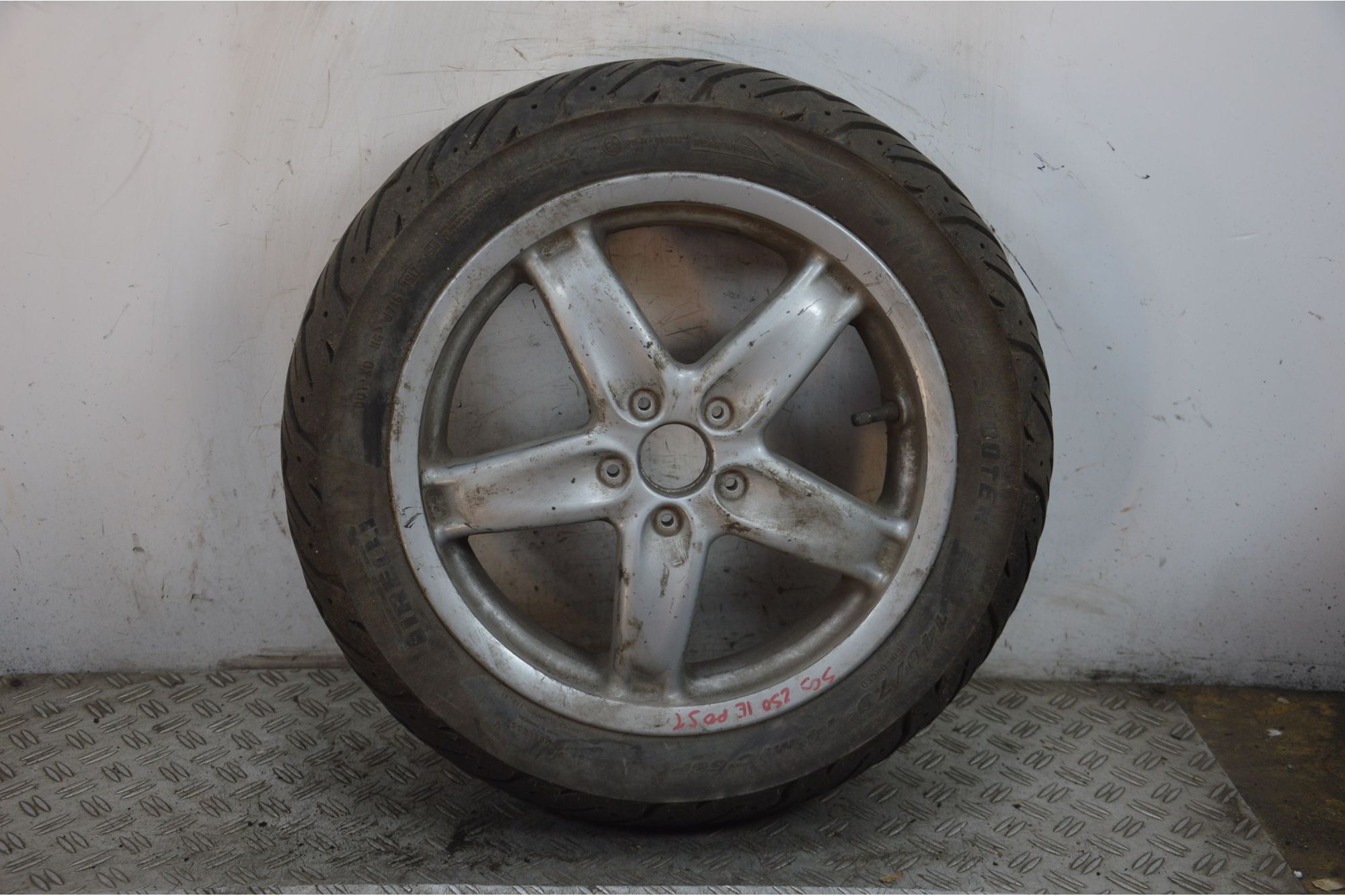 Cerchio Posteriore Aprilia Scarabeo 250 dal 2006 al 2012  1711035051064