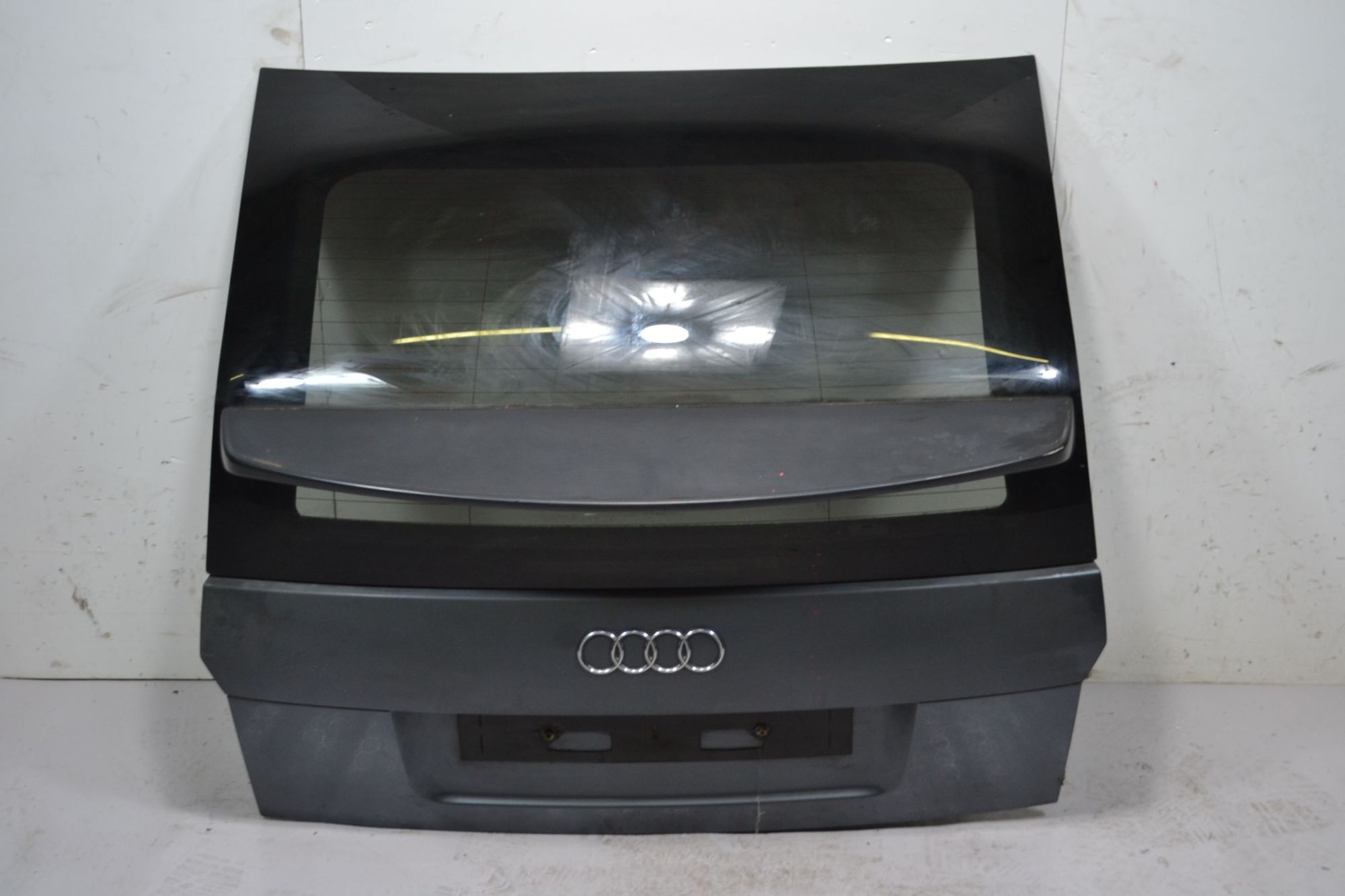 Portellone bagagliaio posteriore Audi A2 Dal 2002 al 2006 Cod OE 8Z0827023D  1711094687860