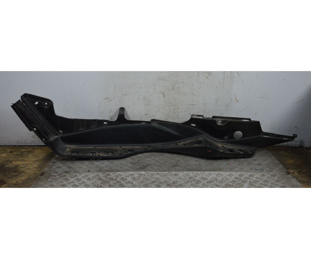 Carena Pedana Poggiapiedi Sinistro SX Suzuki Burgman 400 K7 dal 2007 al 2013  1711528045037