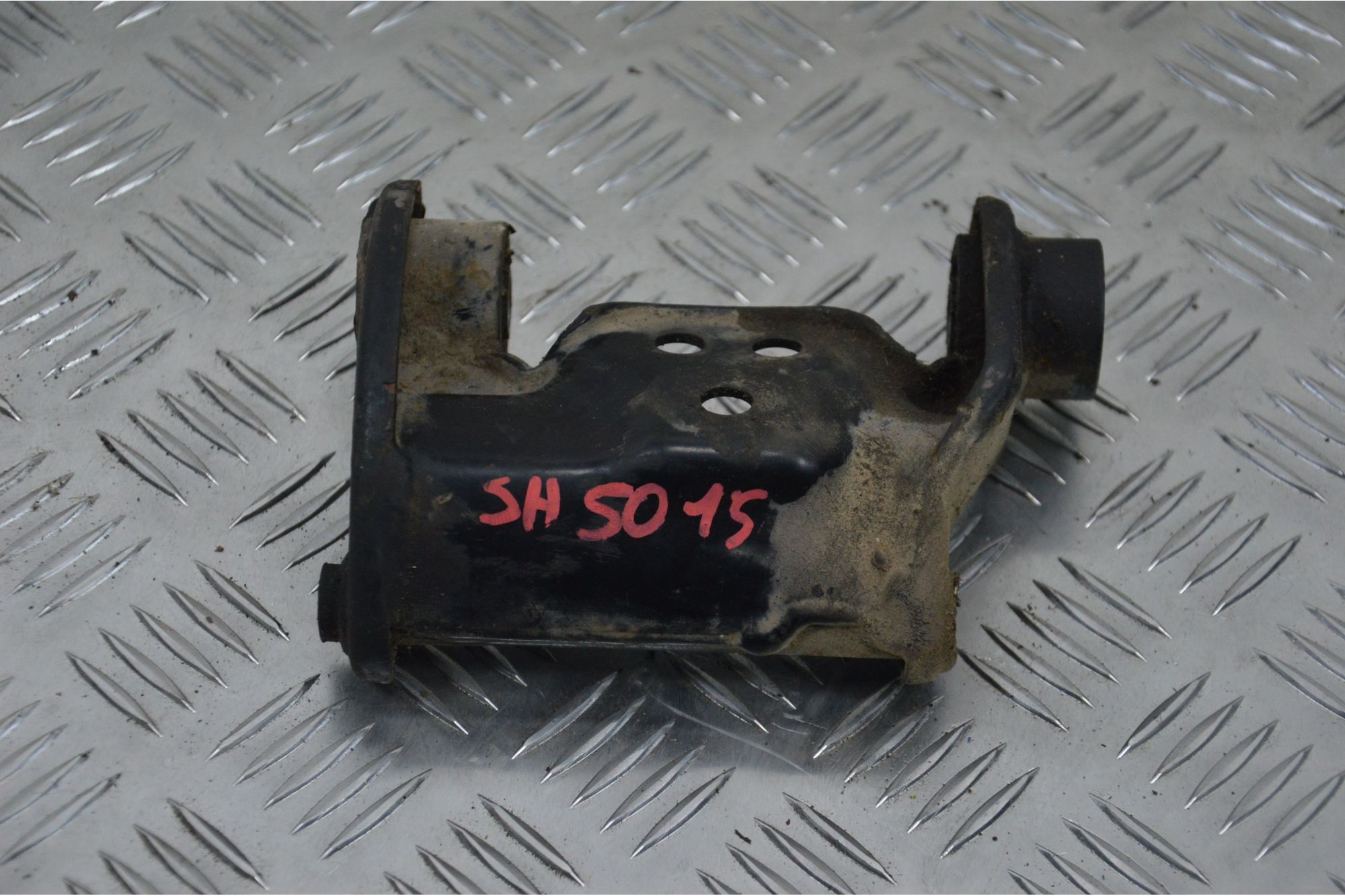 Staffa Supporto Motore Honda Sh 50 SE Dal 1989 al 1993  1711621504455