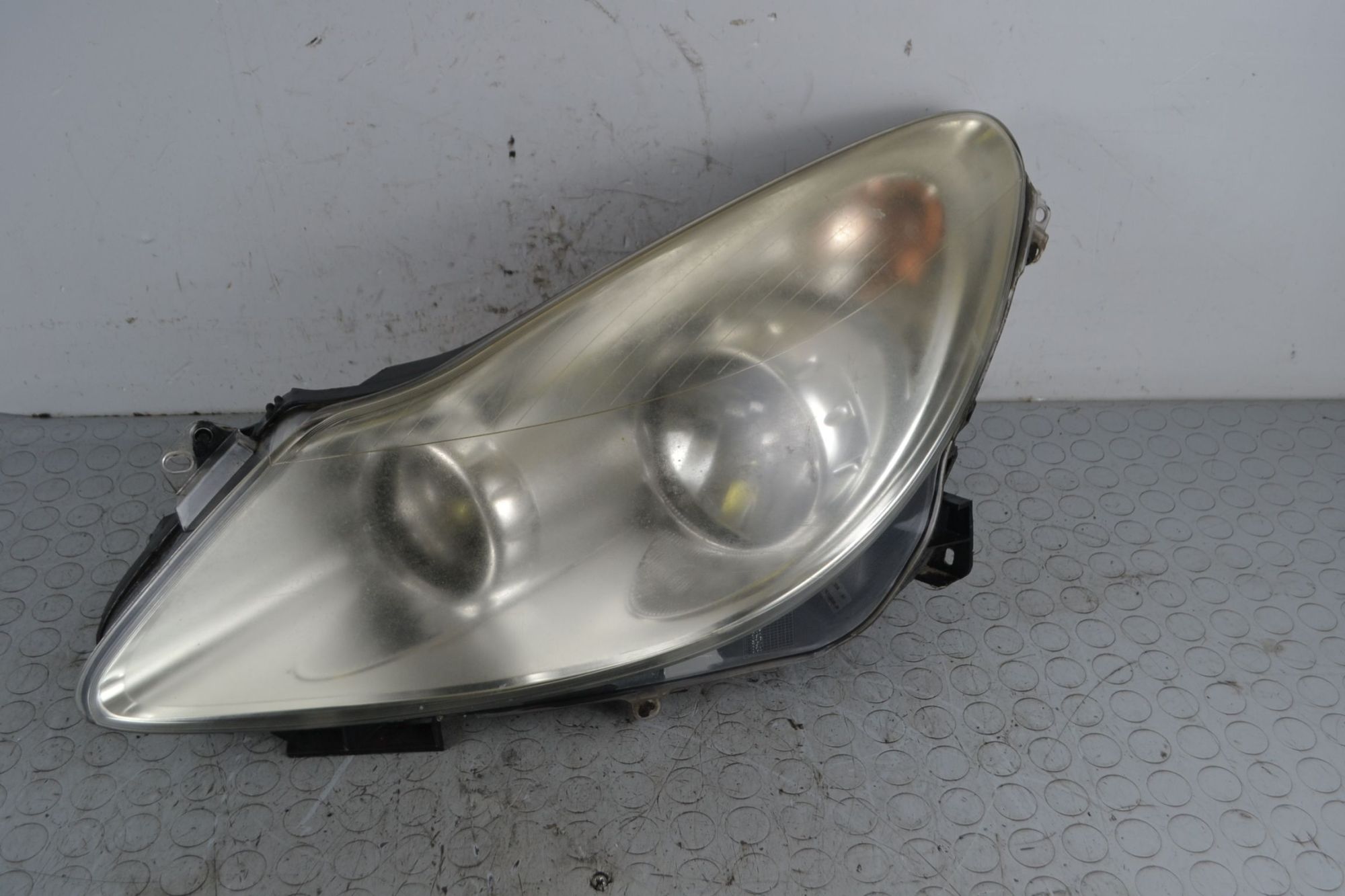 Faro Anteriore SX Opel Corsa D dal 2006 al 2010 Cod 13186381  1711636344985