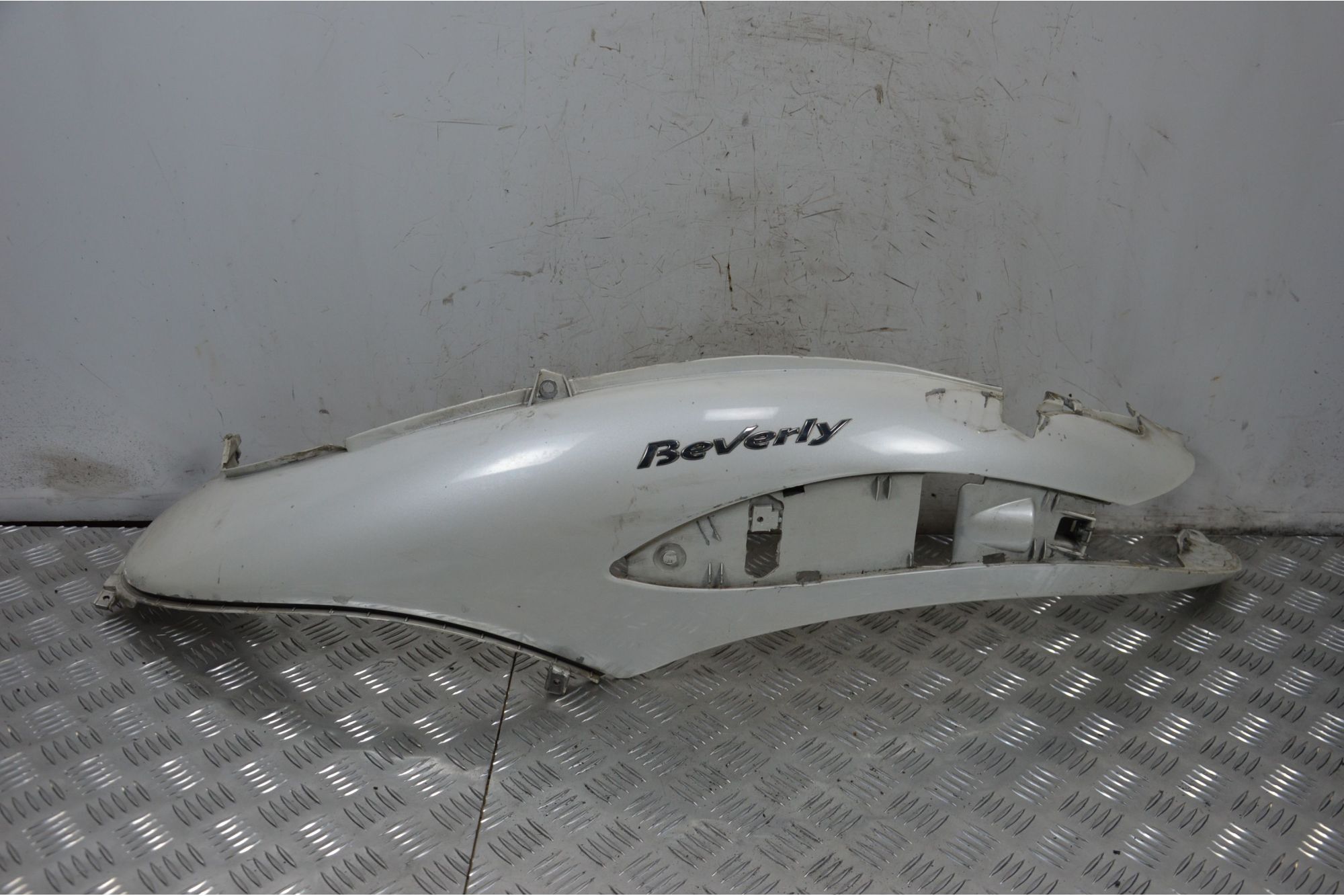 Carena Fianchetto Posteriore Sinistro Sx Piaggio Beverly 250 dal 2001 al 2010  1711637696854