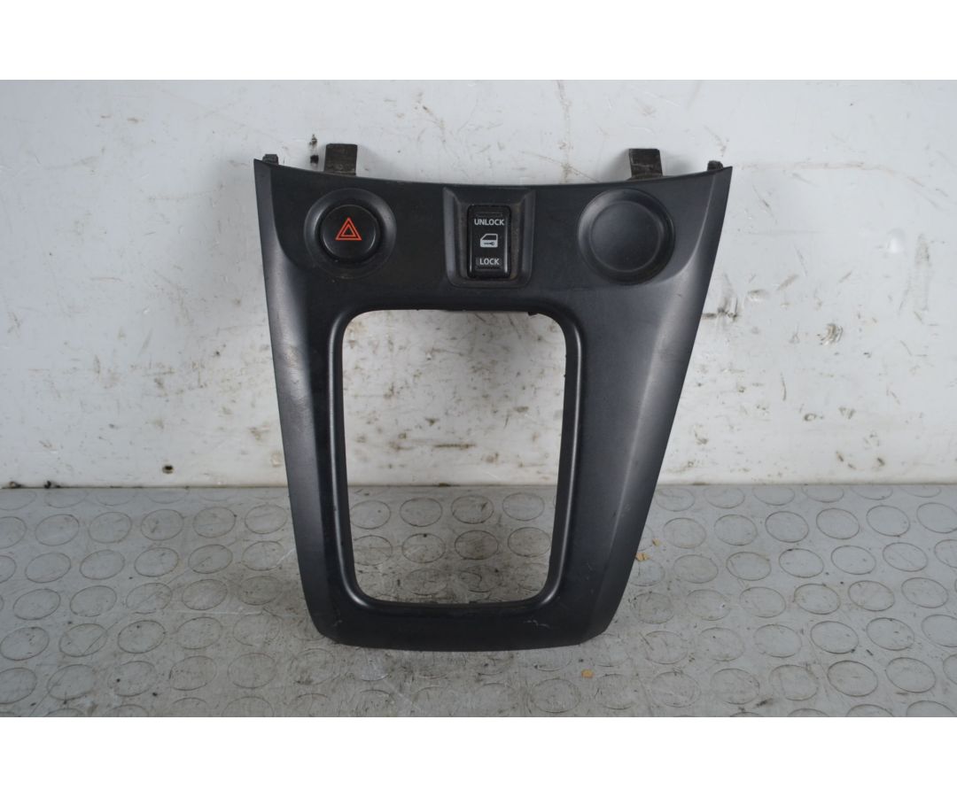 Mostrina leva del cambio Nissan NV 200 Dal 2009 in poi Cod P10401B13A00  1711640324126