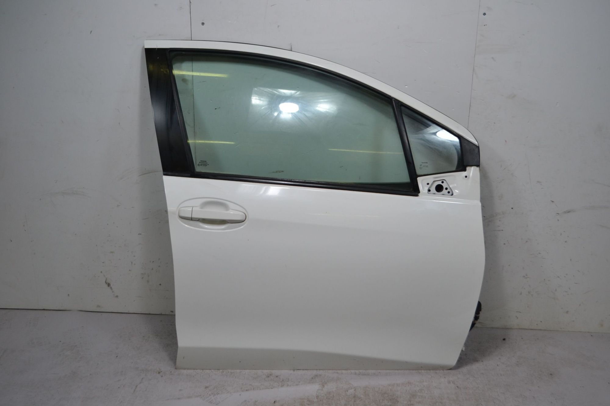 Portiera sportello anteriore DX Toyota Yaris Dal 2011 al 2019 Cod OE 670010D500  1711722757729