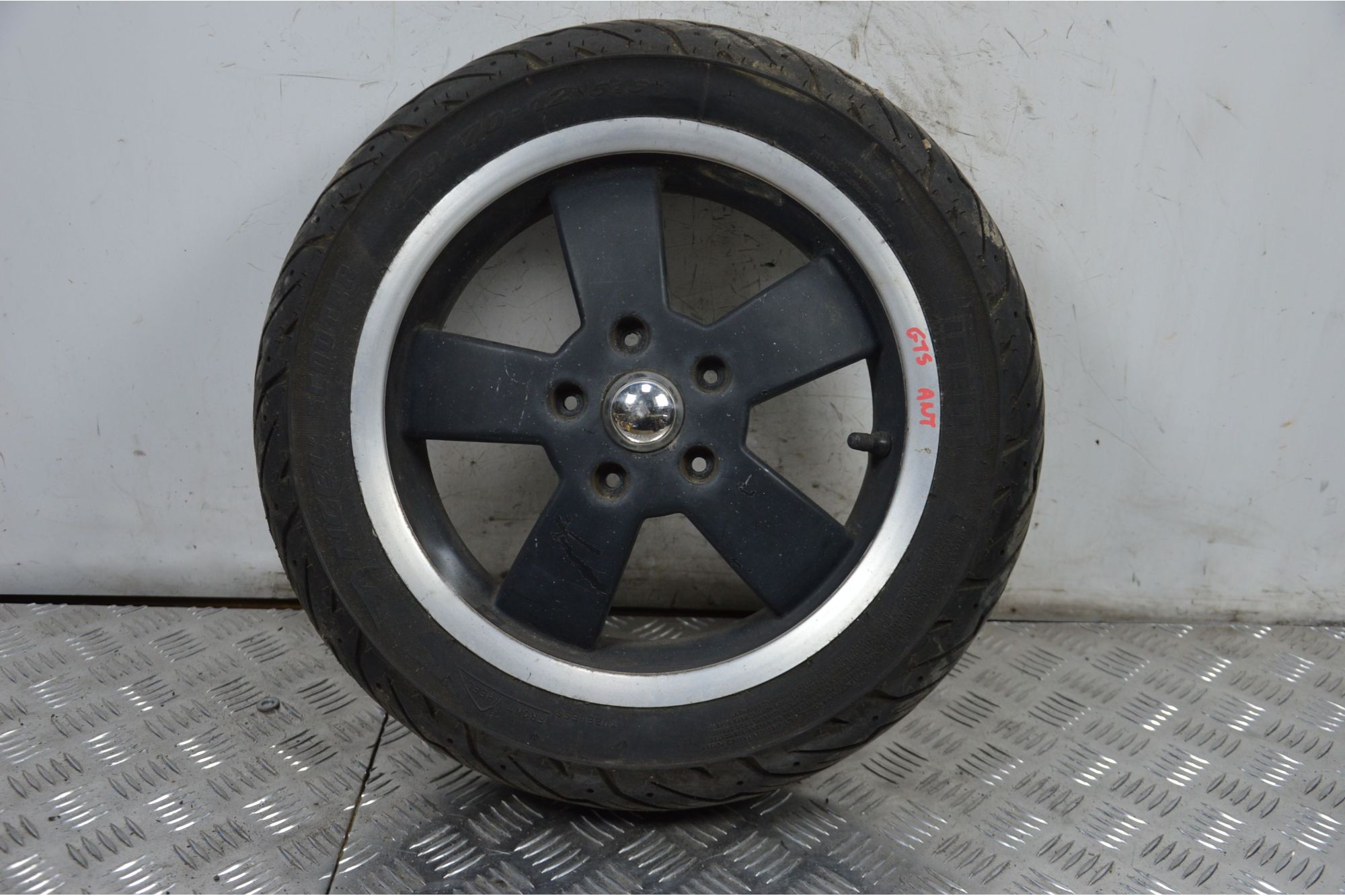 Cerchio Anteriore Piaggio Vespa GTS 250 Dal 2005 al 2012  1712136417728