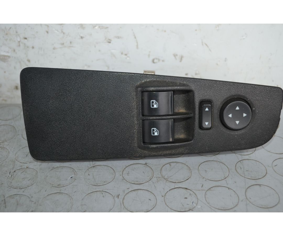 Pulsantiera alzacristalli anteriore SX Fiat Grande Punto Dal 2005 al 2018 Cod OE 735471508 1712214701916 Pulsantiera alzacristalli anteriore SX Fiat Grande Punto Dal 2005 al 2018 Cod OE 735471508 1712214701916