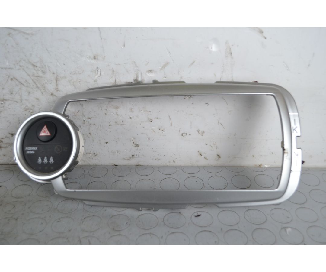 Cornice autoradio e pulsante 4 frecce Toyota Yaris Dal 2011 al 2019 Cod 86451-0D010  1712232639062