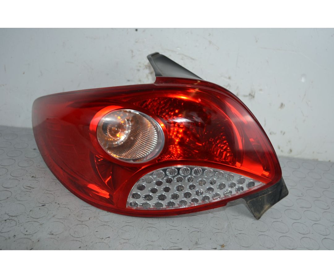 Fanale stop posteriore SX Peugeot 206 Plus Dal 2009 al 2012 Cod 9685618280 1713186506233 Fanale stop posteriore SX Peugeot 206 Plus Dal 2009 al 2012 Cod 9685618280 1713186506233