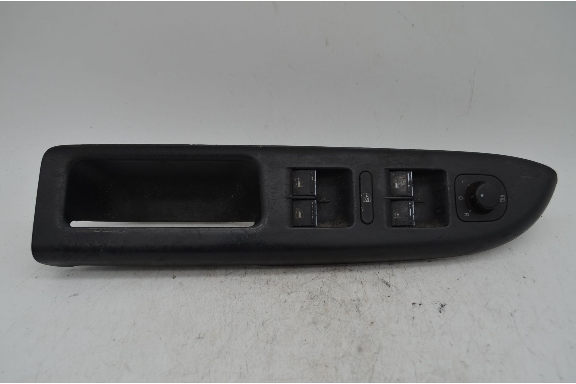 Pulsantiera alzacristalli anteriore SX Volkswagen Golf Plus Dal 2004 al 2008 Cod 5M1867371  1713350311571