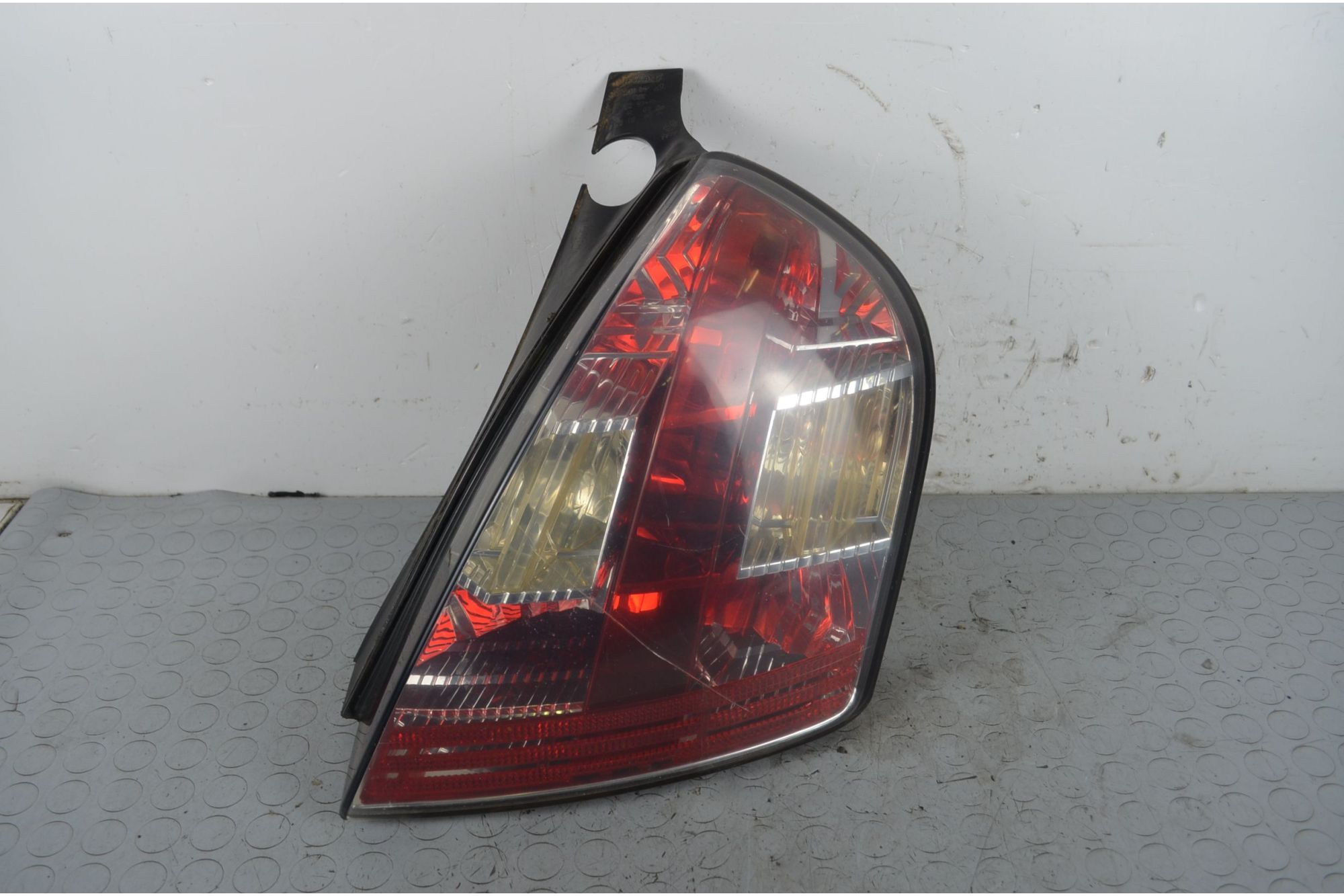 Fanale stop posteriore DX Fiat Stilo 3P Dal 2001 al 2010 Cod 46823705  1713798527787
