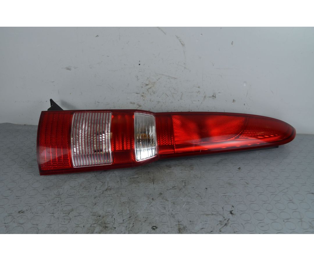 Fanale stop posteriore DX Fiat Panda 169 Dal 2003 al 2011 Cod OE 51705458 1713965933564 Fanale stop posteriore DX Fiat Panda 169 Dal 2003 al 2011 Cod OE 51705458 1713965933564