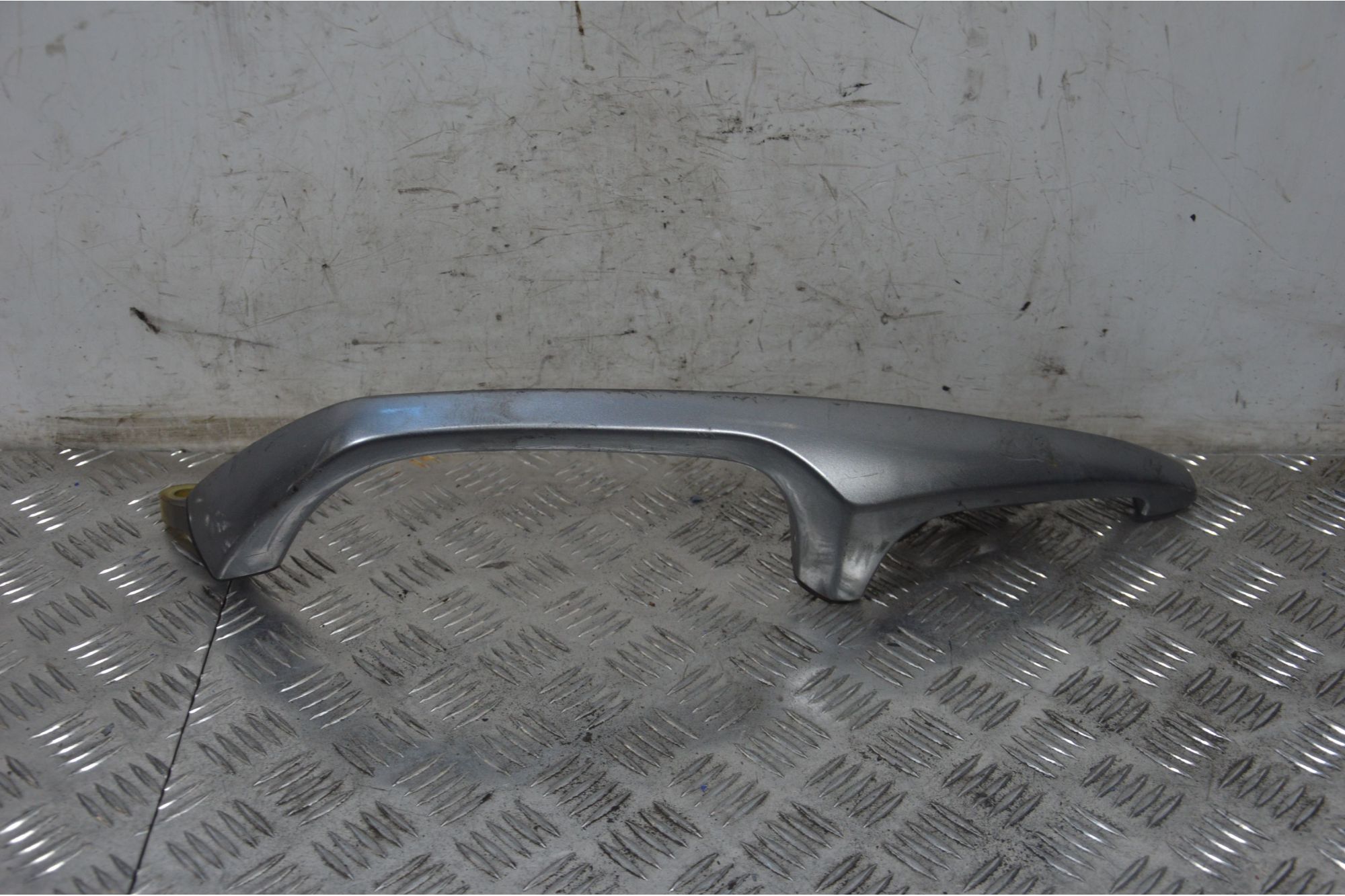 Maniglione Posteriore Destro Dx Suzuki Burgman 650 Executive Dal 2004 al 2006  1713969507068