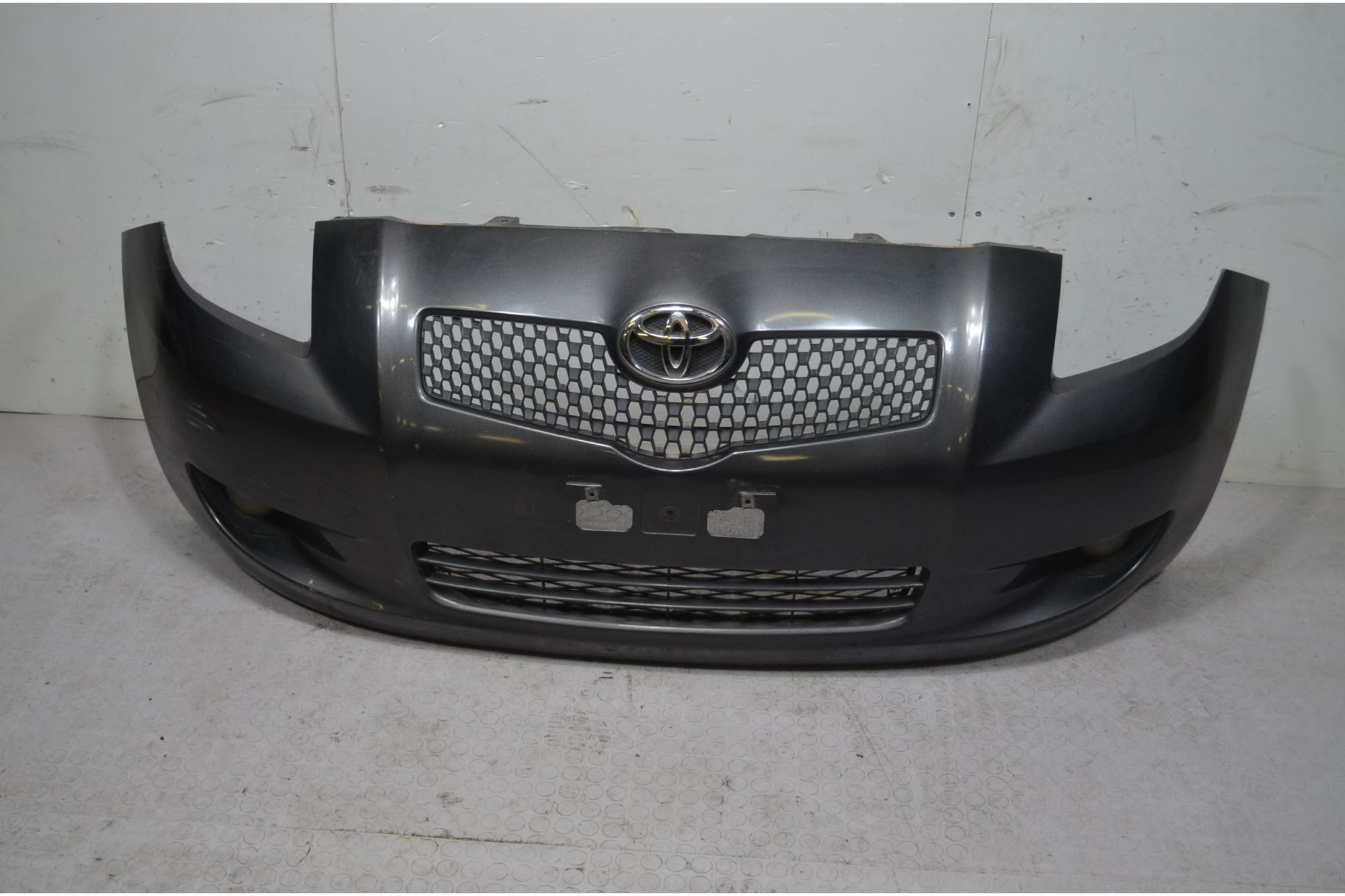 Paraurti anteriore Toyota Yaris Dal 2005 al 2011 Cod OE 521190D908  1714138233429