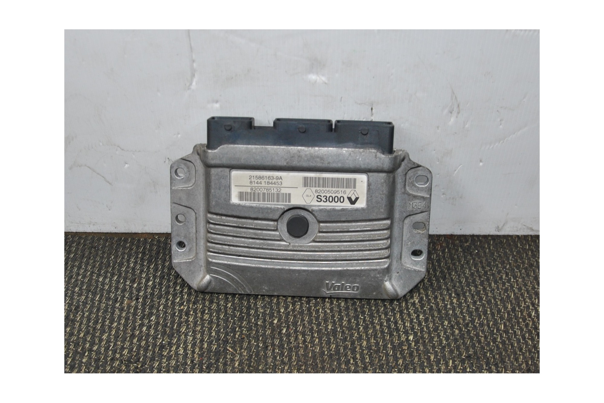 Centralina motore ECU Renault Megane 1.6 dal 2008 al 2016 cod: 8200509516 / 8200785132 / 21586163-9A  2411111164785