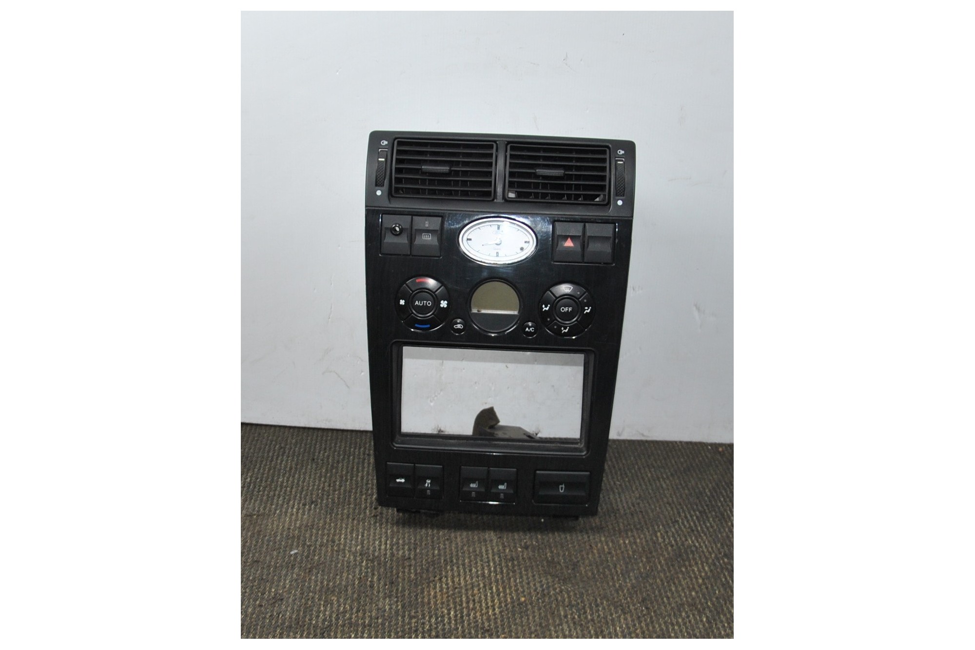 Console centrale + comando clima e orologio Ford Mondeo MK2 dal 2000 al 2007 cod 1S7H-18D451-AC  2411111164891