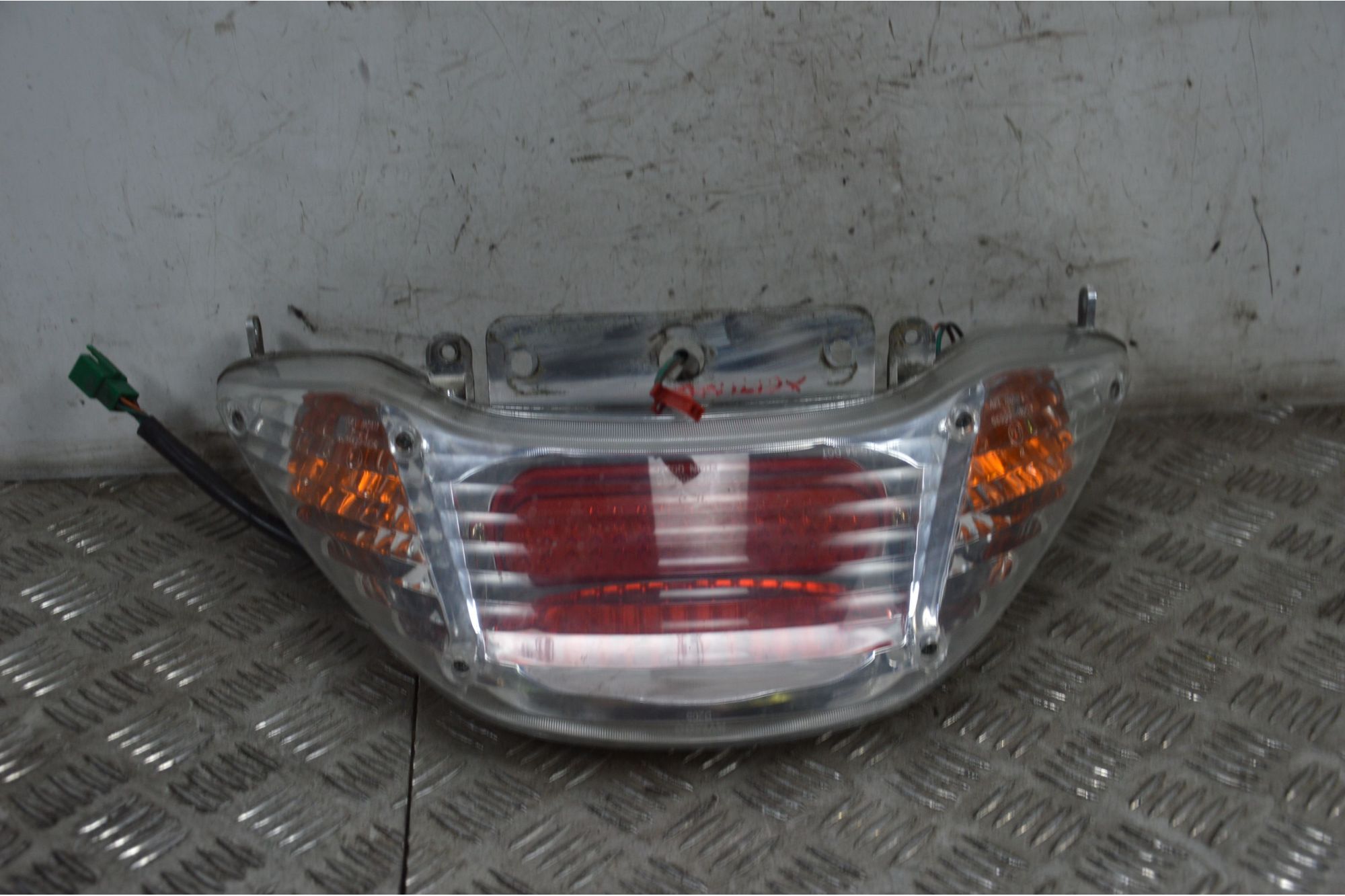 Fanale Stop Posteriore Kymco Xciting 300 R dal 2007 al 2014  1715699102599