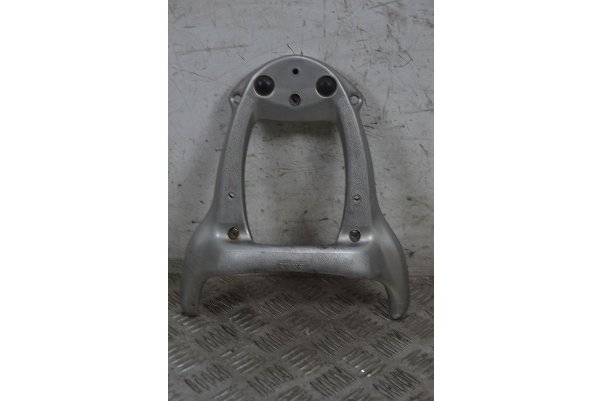 Maniglione Portapacchi Posteriore Aprilia Scarabeo 50 2t dal 2008 al 2017  1715763527259