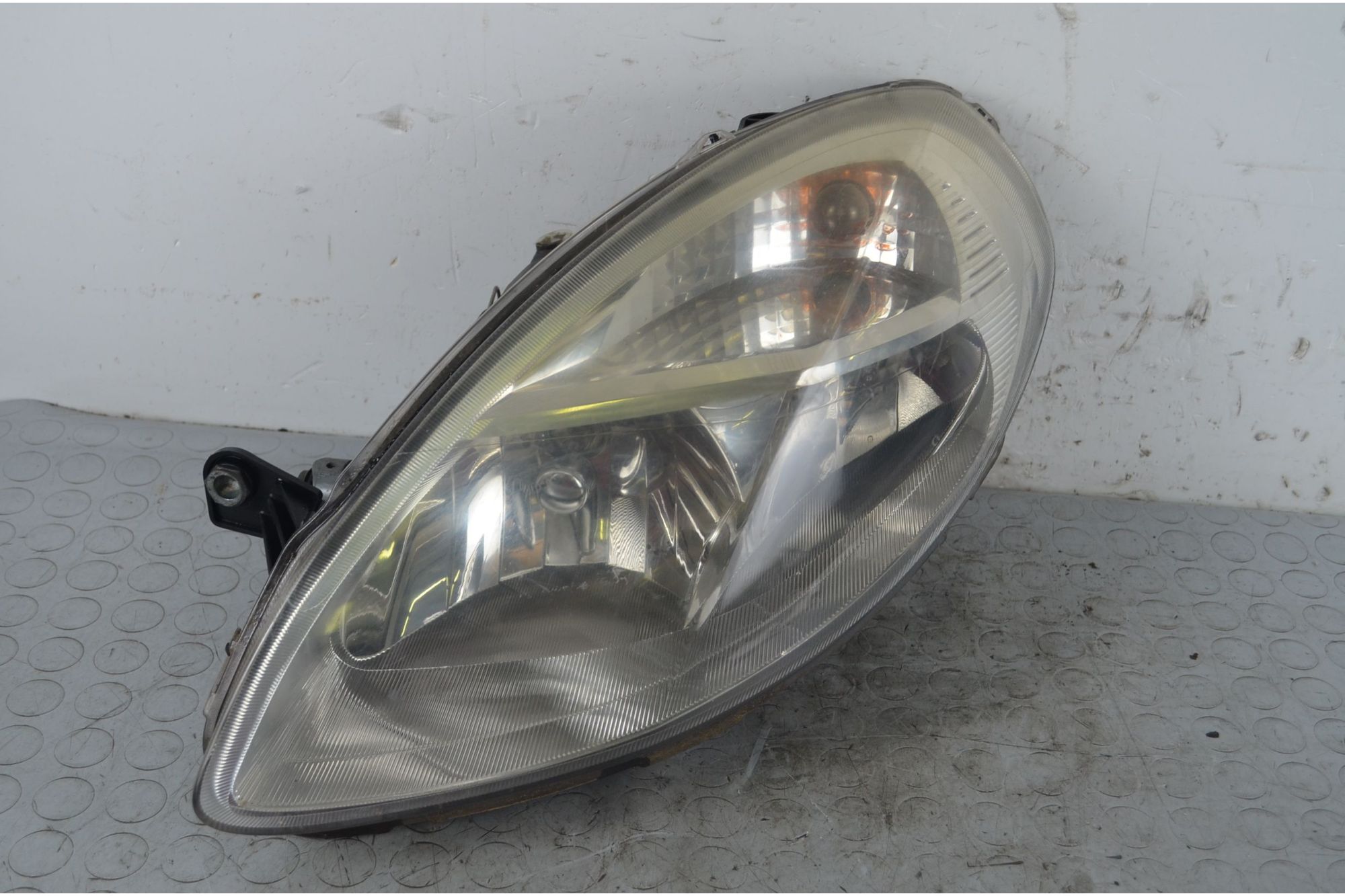 Faro fanale anteriore SX Lancia Ypsilon dal 2003 al 2011 COD 08-666-11142  1715842050203