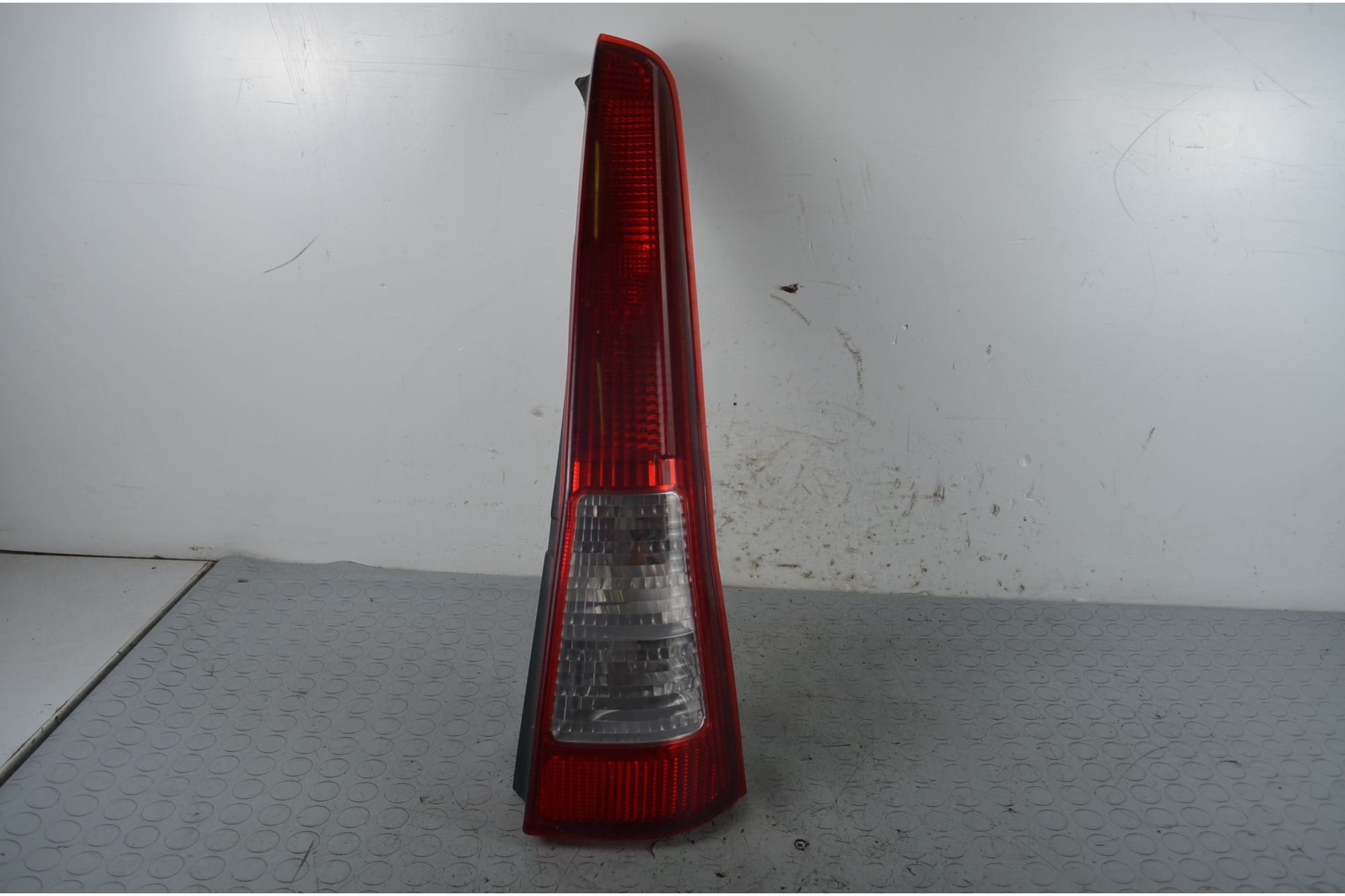 Fanale stop posteriore DX Daihatsu Cuore VI Dal 2003 al 2006 Cod 81560B2040  1716534052253