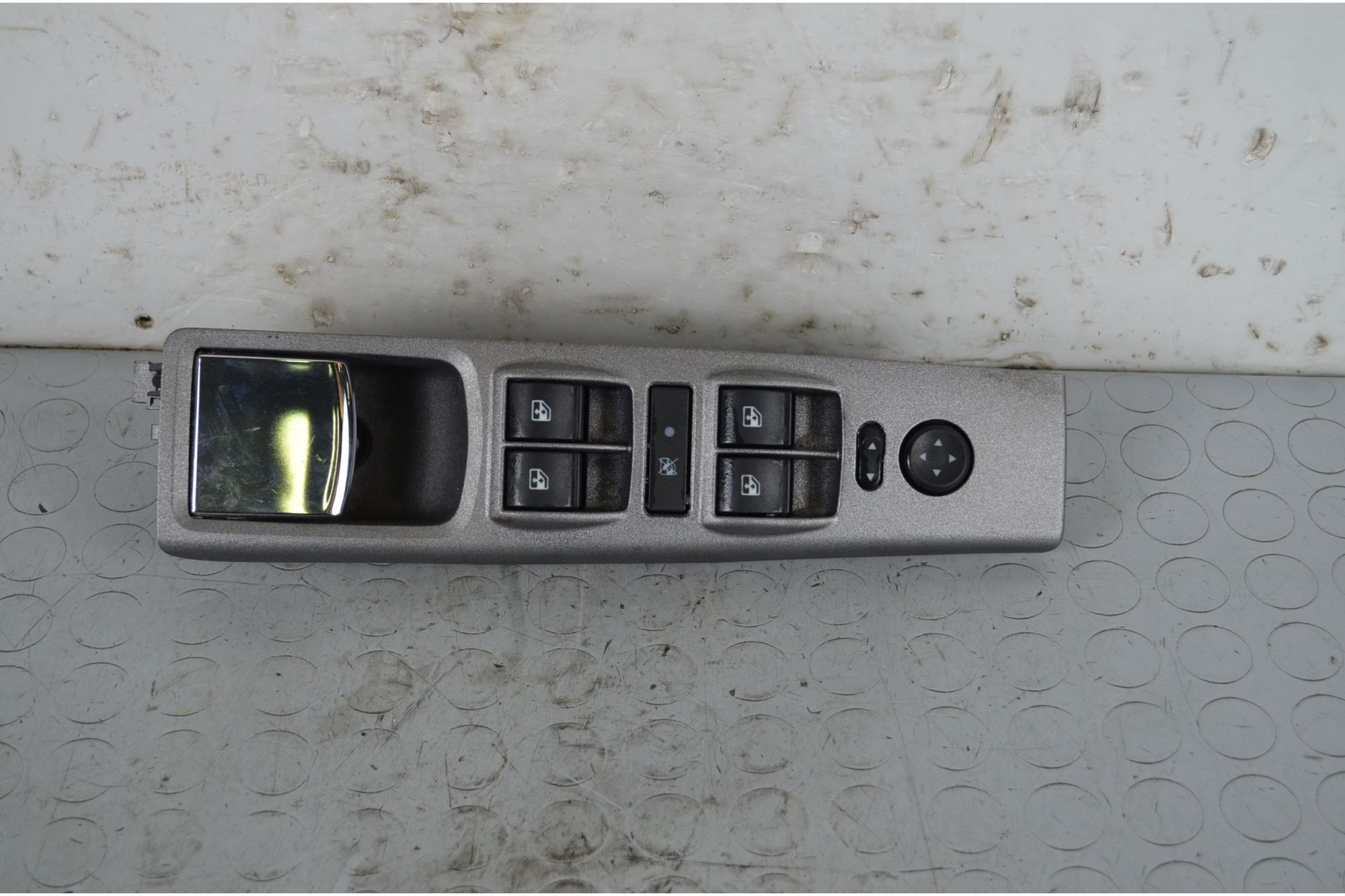 Pulsantiera Alzacristalli Anteriore SX Lancia Musa dal 2004 al 2012 Cod 735386296  1716900467773