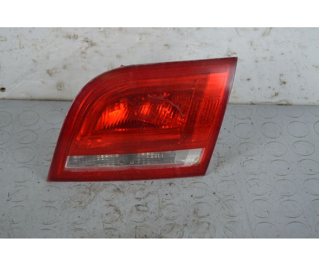 Fanale Stop Posteriore Interno DX Audi A3 8P 5 Porte dal 2003 al 2013 Cod 8P4945094D 1716967461561 Fanale Stop Posteriore Interno DX Audi A3 8P 5 Porte dal 2003 al 2013 Cod 8P4945094D 1716967461561