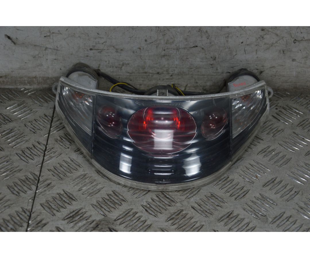 Fanale Stop Posteriore Piaggio Beverly Tourer 300 dal 2009 al 2011 1717149808068 Fanale Stop Posteriore Piaggio Beverly Tourer 300 dal 2009 al 2011 1717149808068