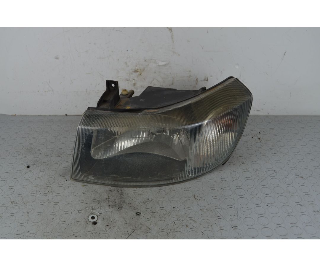 Faro anteriore SX Ford Transit Dal 2000 al 2006 Cod 4695289 1717412097472 Faro anteriore SX Ford Transit Dal 2000 al 2006 Cod 4695289 1717412097472