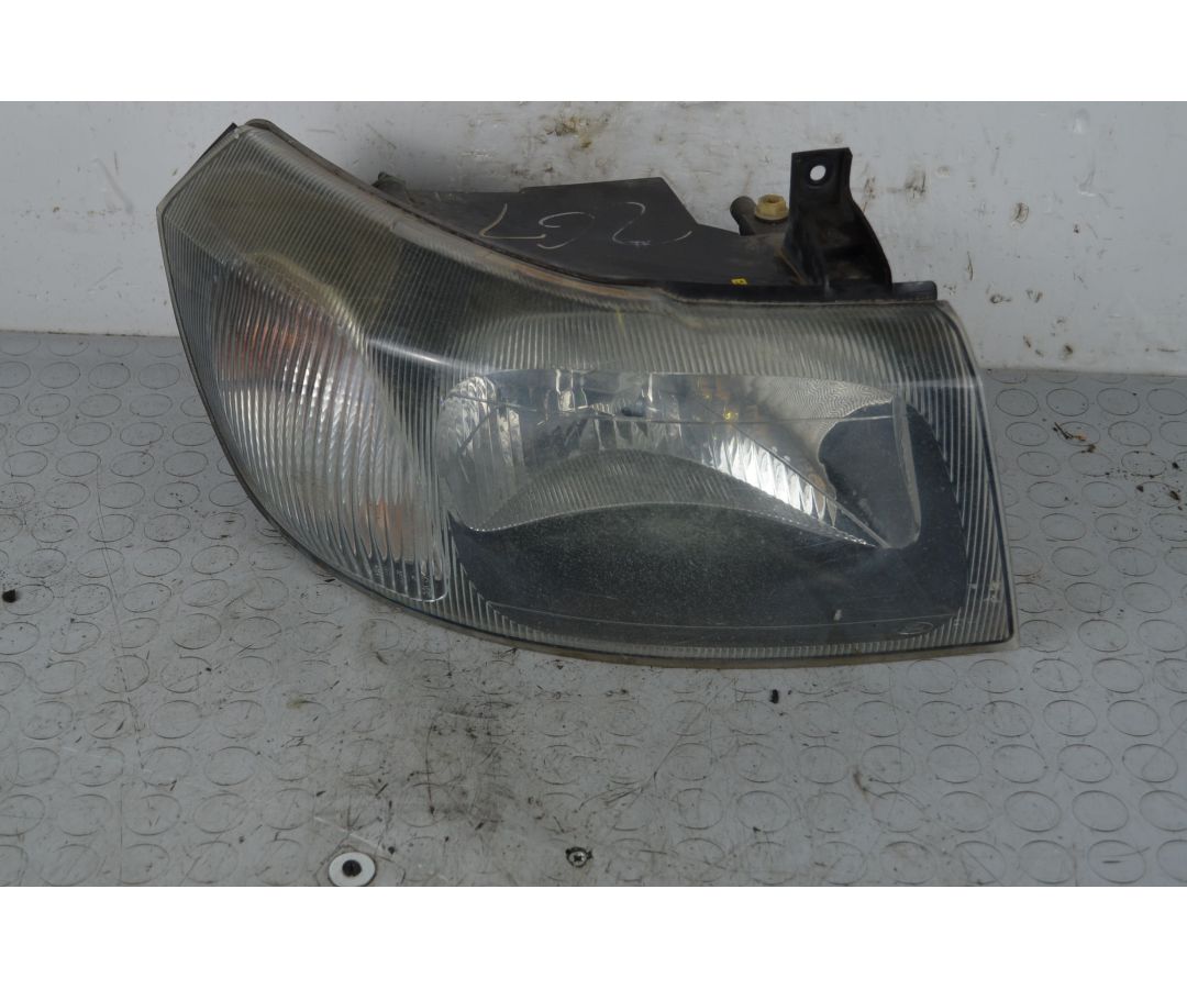 Faro anteriore DX Ford Transit Dal 2000 al 2006 Cod 4695243 1717416457449 Faro anteriore DX Ford Transit Dal 2000 al 2006 Cod 4695243 1717416457449