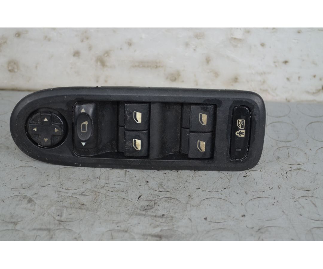 Pulsantiera alzacristalli anteriore SX Peugeot 308 Dal 2008 al 2014 Cod 96644915XT 1717579202542 Pulsantiera alzacristalli anteriore SX Peugeot 308 Dal 2008 al 2014 Cod 96644915XT 1717579202542