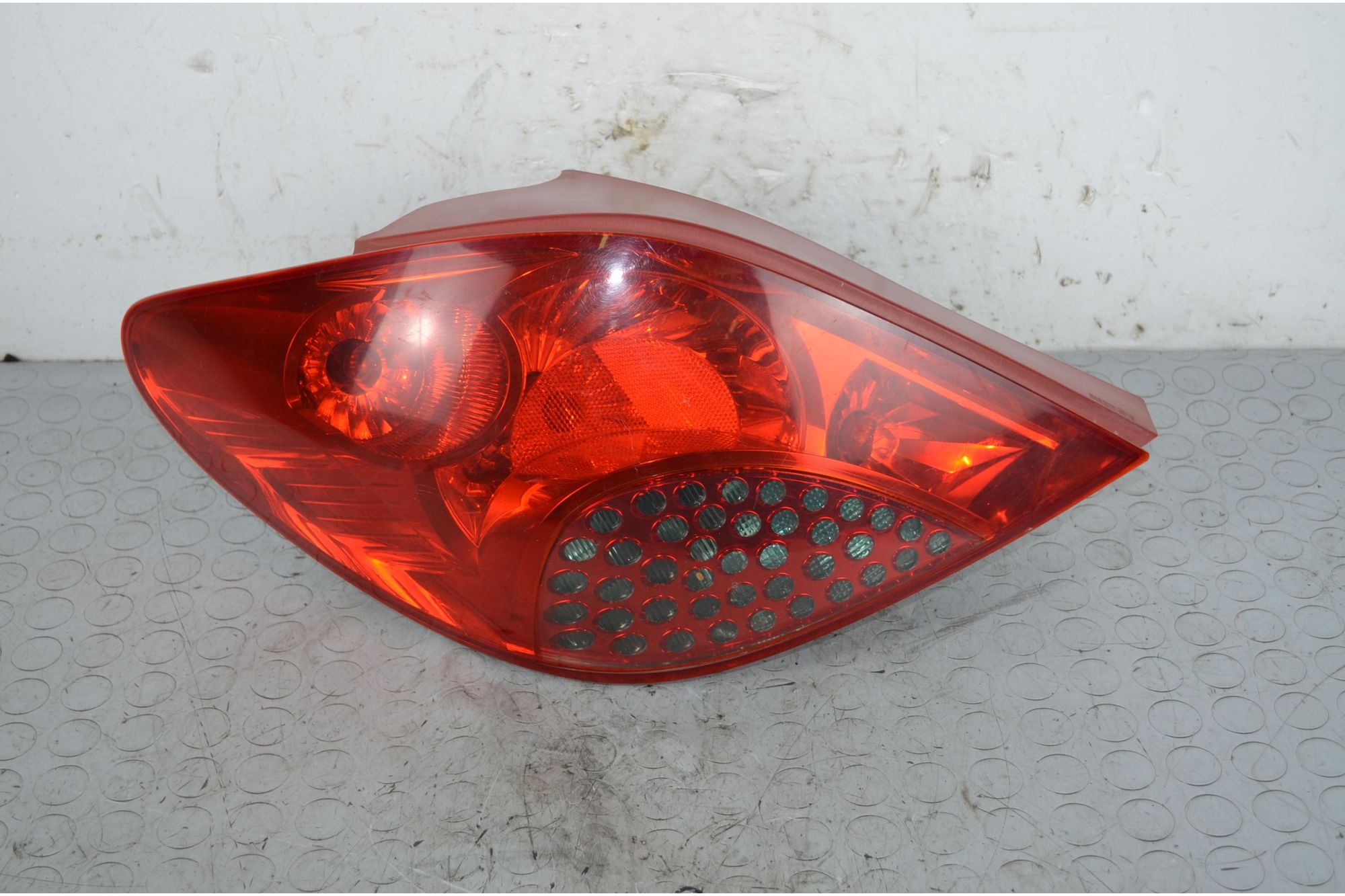 Fanale stop posteriore SX Peugeot 207 dal 2006 al 2009 Cod 964998668002  1717667372157