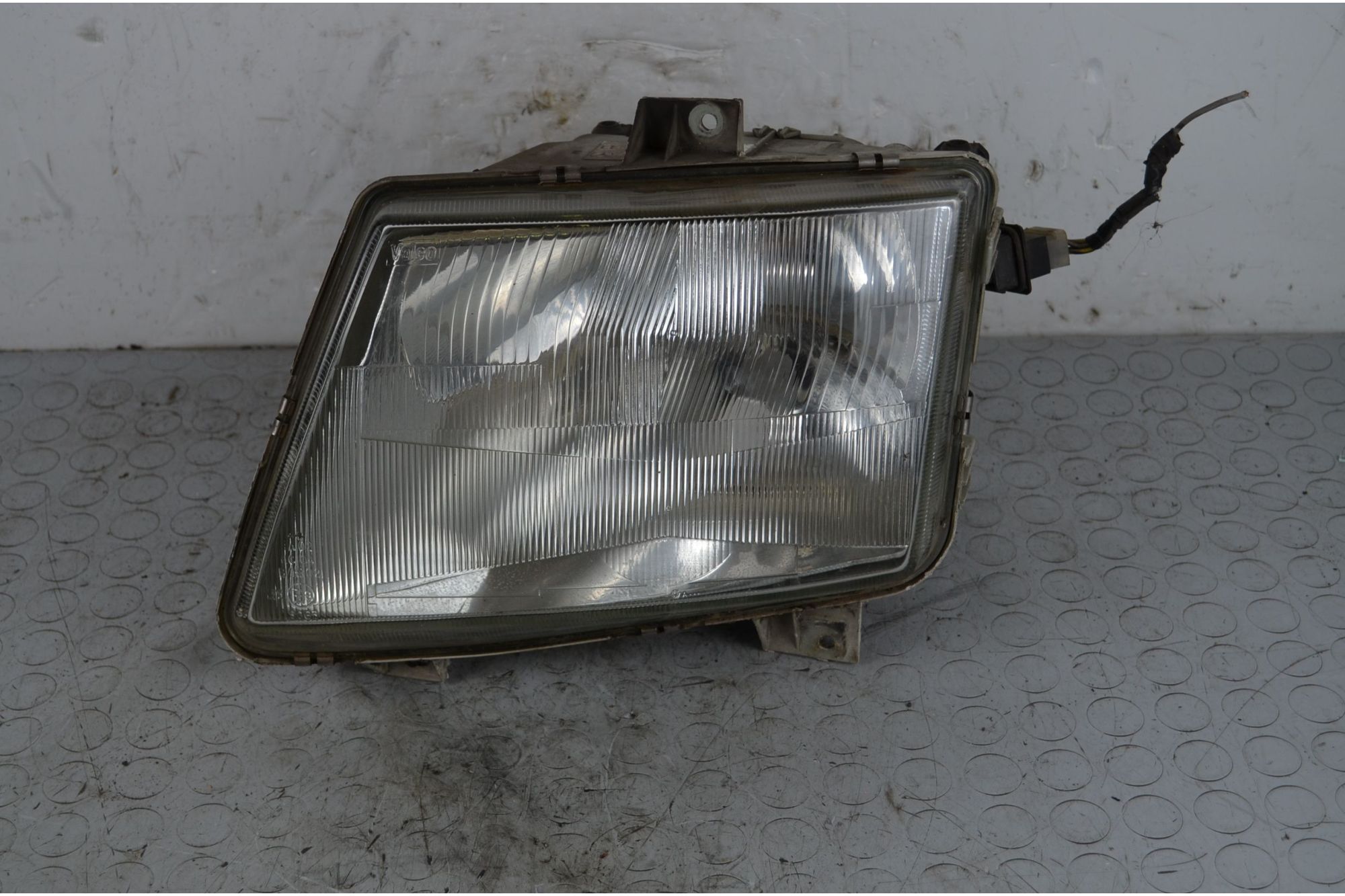 Faro fanale anteriore SX Mercedes Vito W638 Dal 1996 al 2003 Cod OE A6388200061  1717745416872