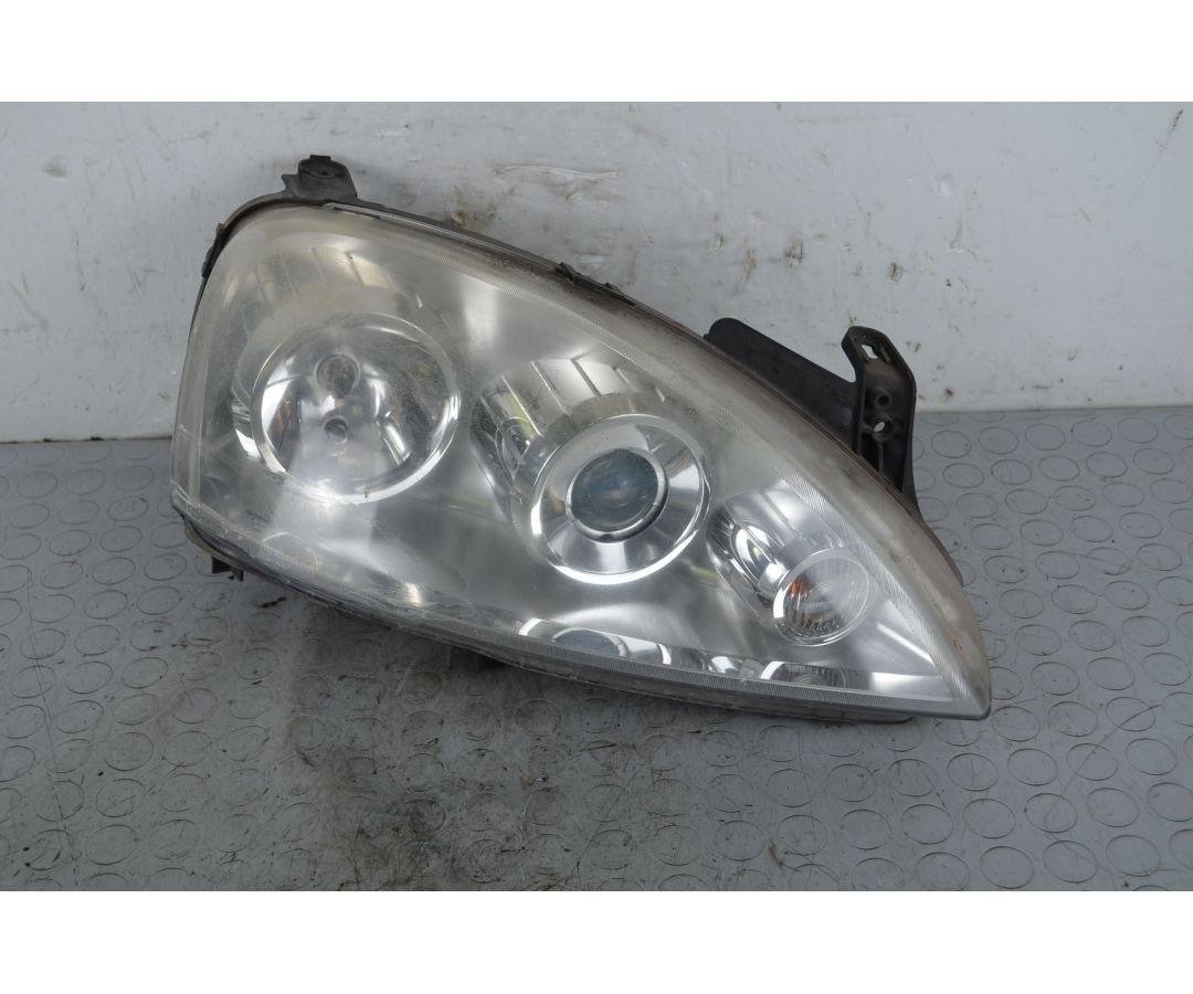 Faro Anteriore DX Opel Corsa C dal 2000 al 2006 Cod 13237262 1718025794345 Faro Anteriore DX Opel Corsa C dal 2000 al 2006 Cod 13237262 1718025794345