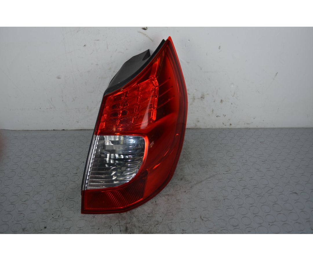 Fanale Stop Posteriore DX Renault Scenic II dal 2003 al 2009 Cod 8200474327 1718031670046 Fanale Stop Posteriore DX Renault Scenic II dal 2003 al 2009 Cod 8200474327 1718031670046