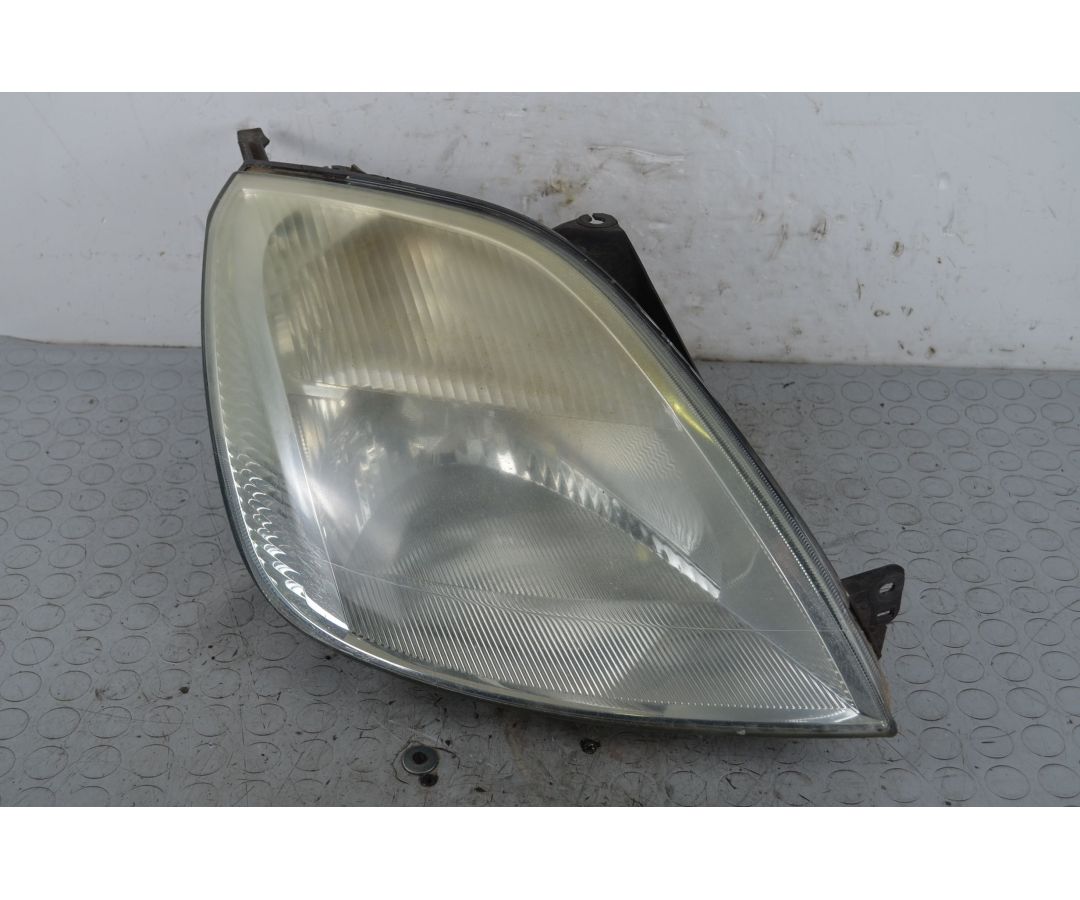 Faro Anteriore DX Ford Fiesta V dal 2002 al 2006 Cod 1320348 1718101213425 Faro Anteriore DX Ford Fiesta V dal 2002 al 2006 Cod 1320348 1718101213425