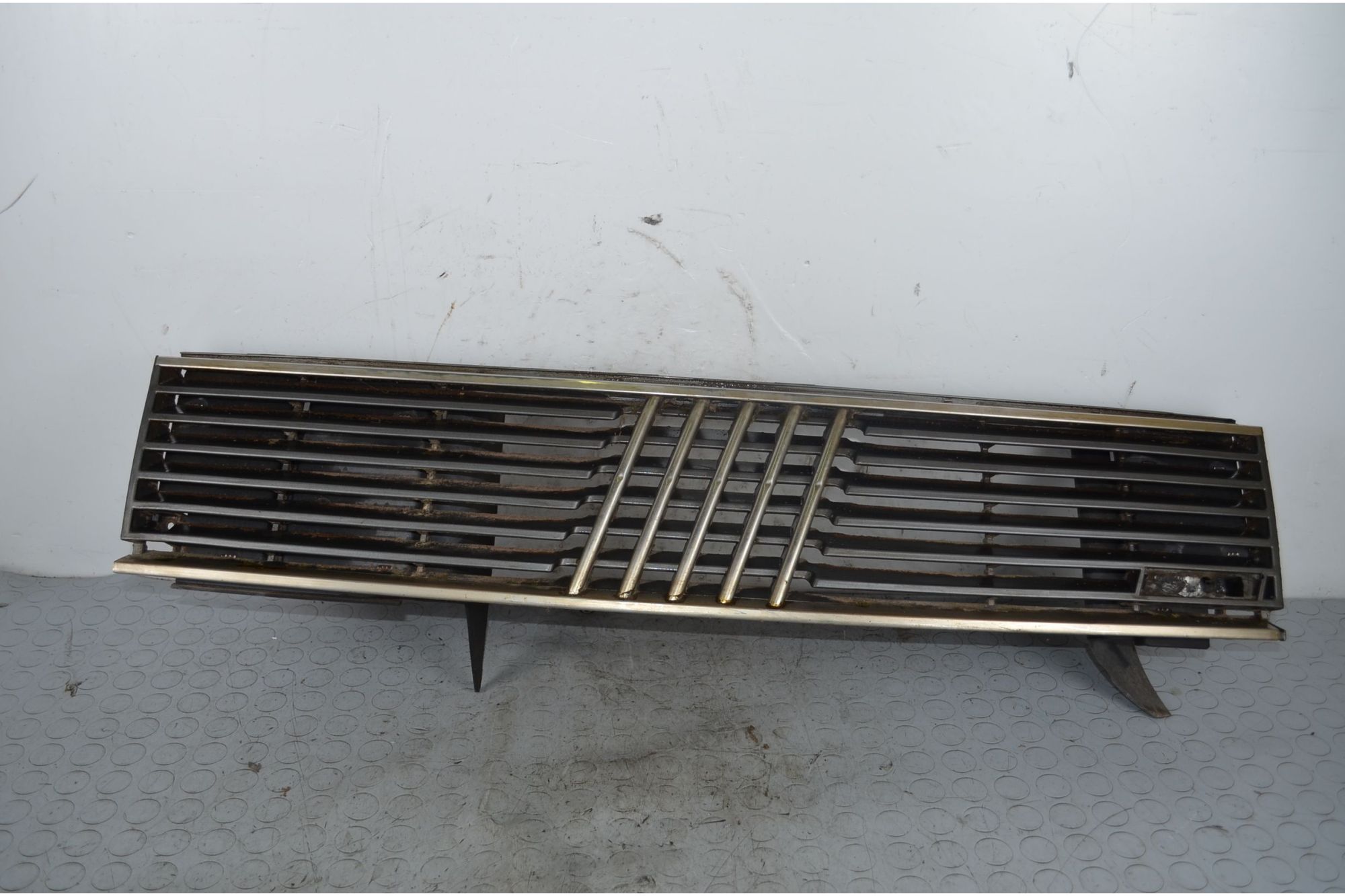 Griglia anteriore Fiat Croma Dal 1985 al 1996 Cod OE 46423278  1718201103879