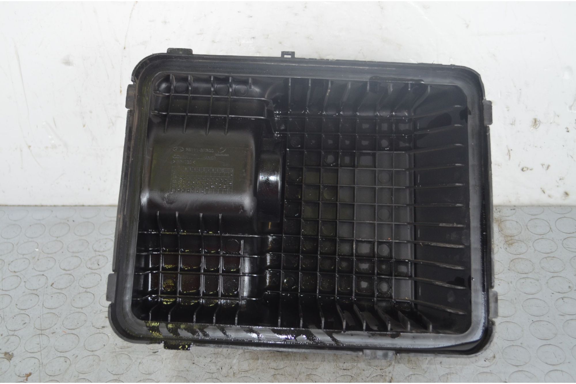 Coperchio scatola dell'aria Kia Sorento Dal 2002 al 2006 Cod 28111-3E200  1718203758909