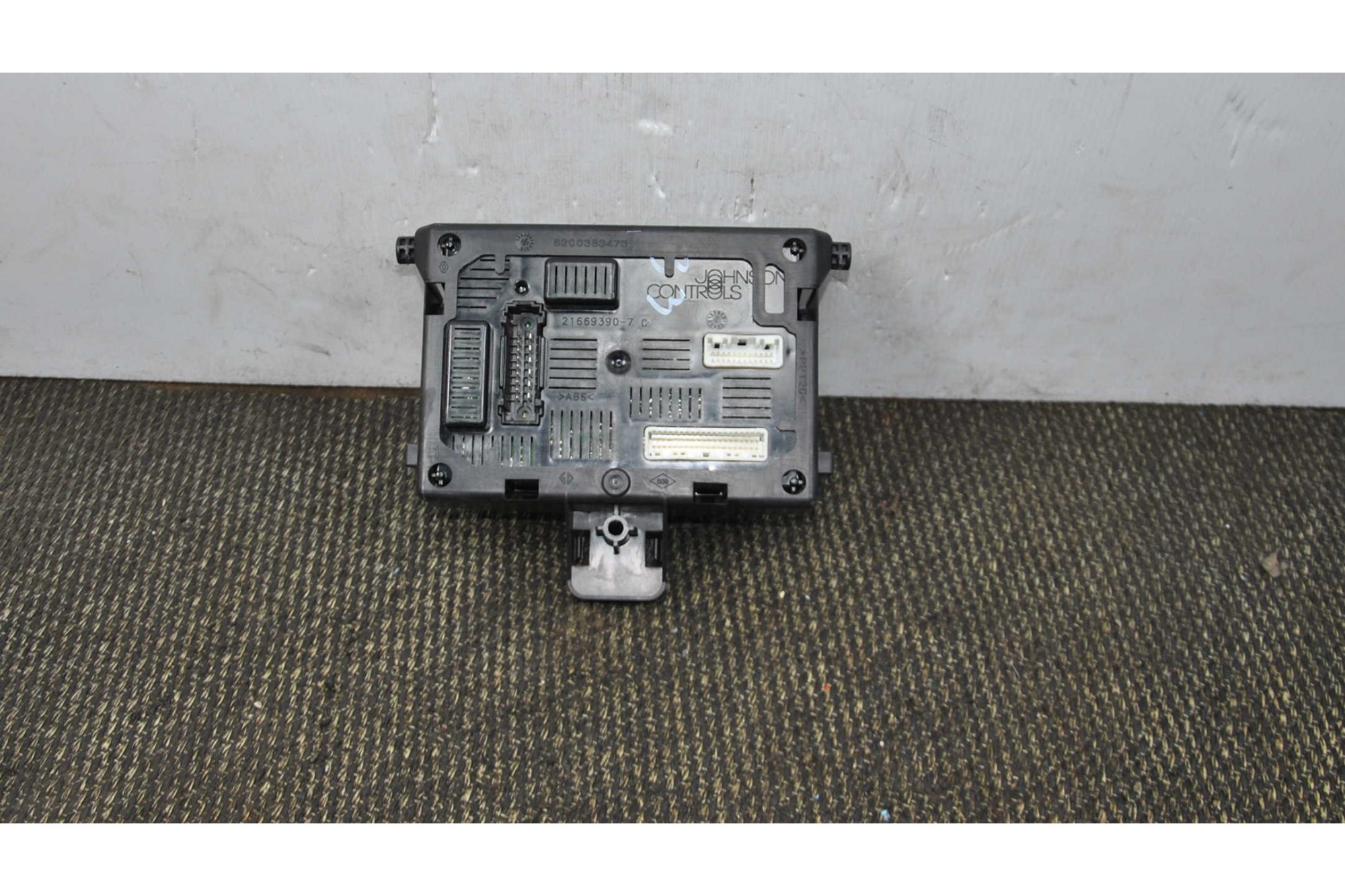 Body Computer Renault Clio dal 2005 al 2013 Cod 8200343733  2411111169834