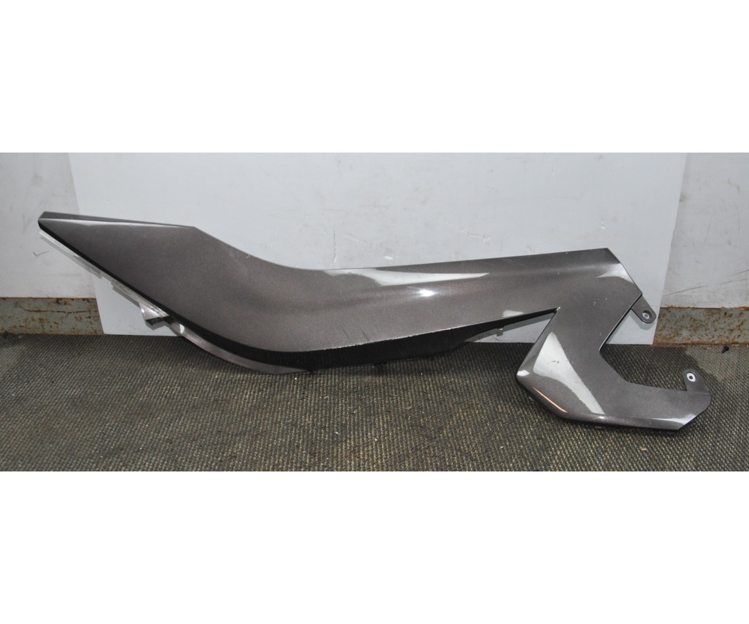 Carena tunnel centrale sinistra Sx BMW C 650 GT dal 2011 al 2016 2411111169896 Carena tunnel centrale sinistra Sx BMW C 650 GT dal 2011 al 2016 2411111169896
