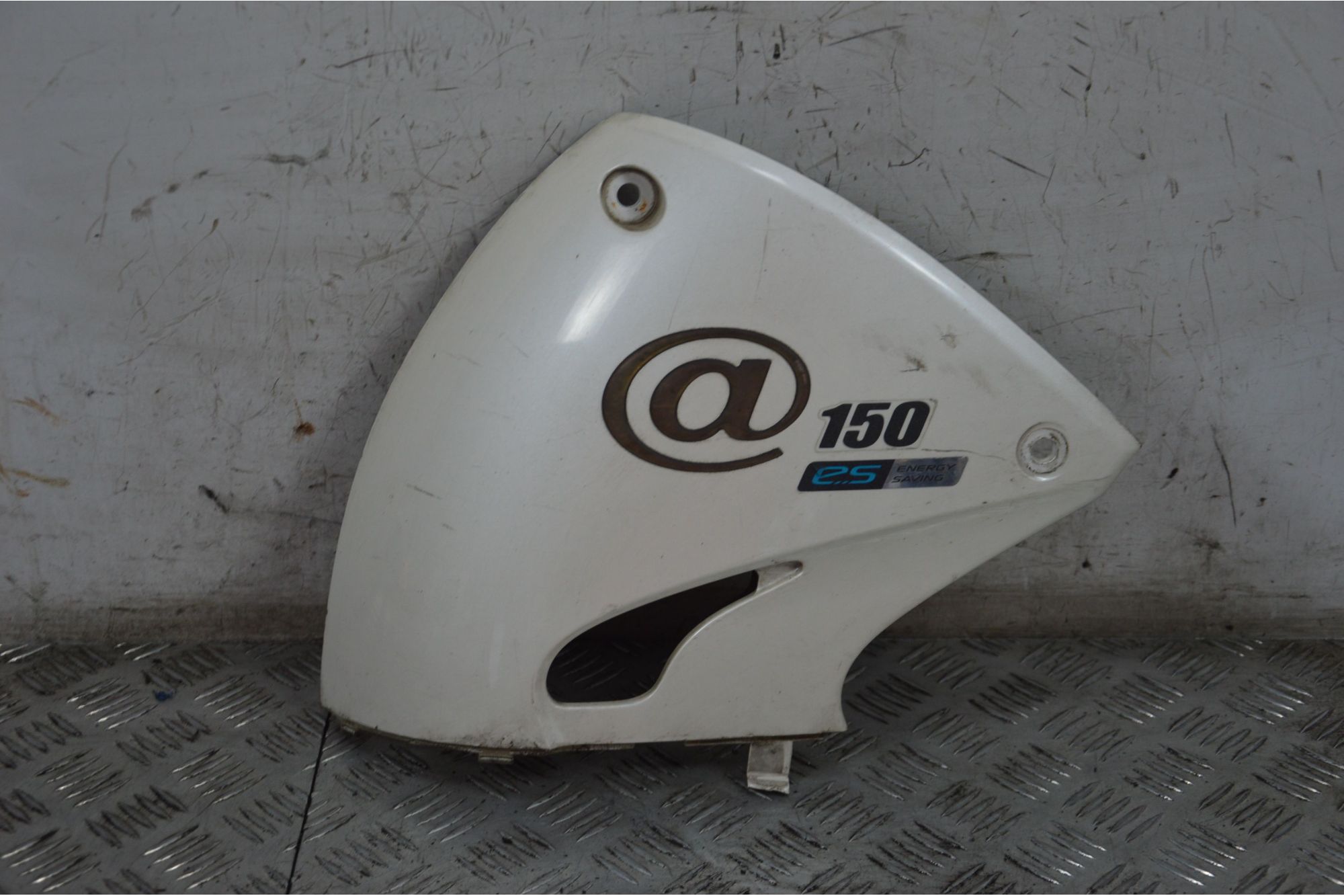 Carena Fianchetto Centrale Sinistro Sx Honda Chiocciola @ 150 dal 2000 al 2006  1718349733716